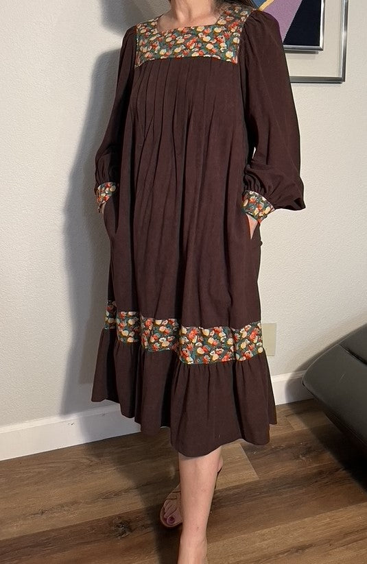 Vintage Brown Polyester Long Sleeve Maxi Dress with Floral Accents (Size 14, Vintage)