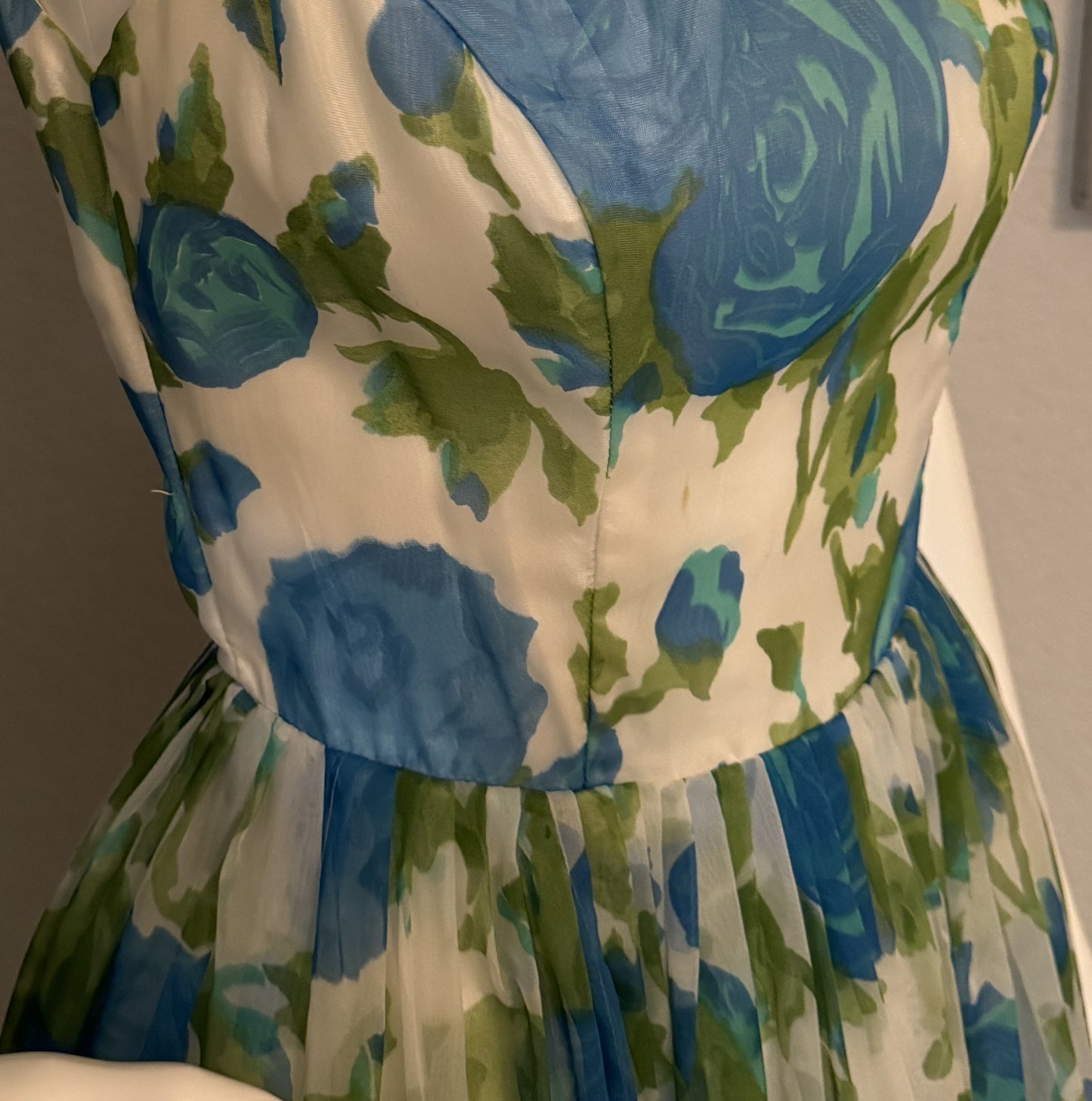 1950s Teal, Green, Off-White with Flowers Sleeveless Cocktail Dress with Sash