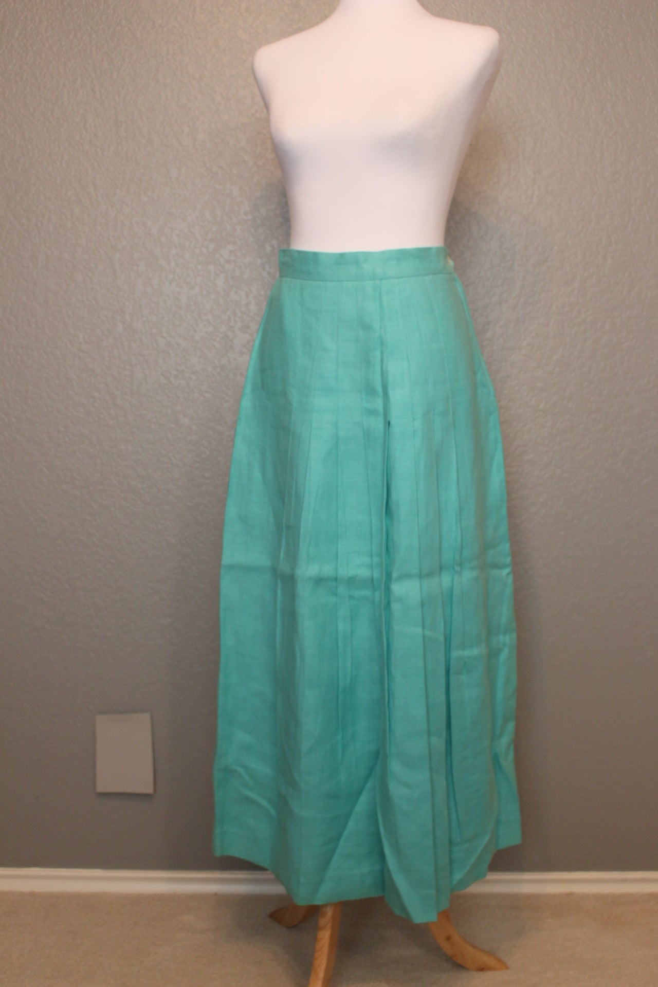 Liz Claiborne Teal Long Pleated Skirt - XS