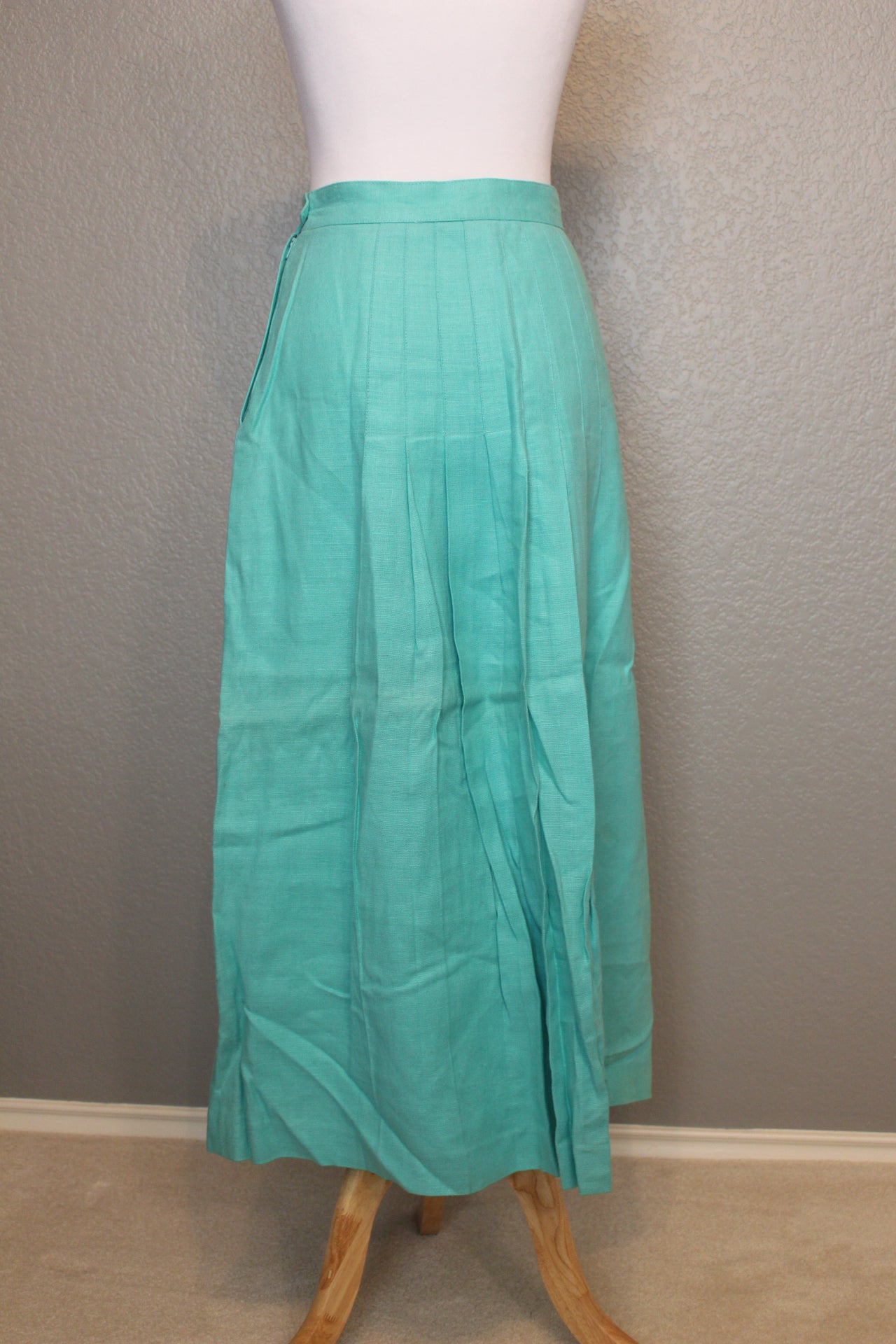 Liz Claiborne Teal Long Pleated Skirt - XS