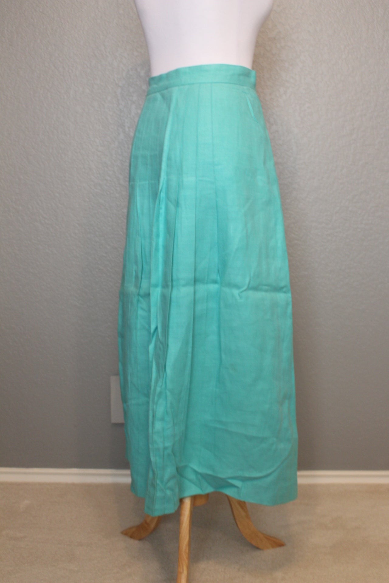 Liz Claiborne Teal Long Pleated Skirt - XS