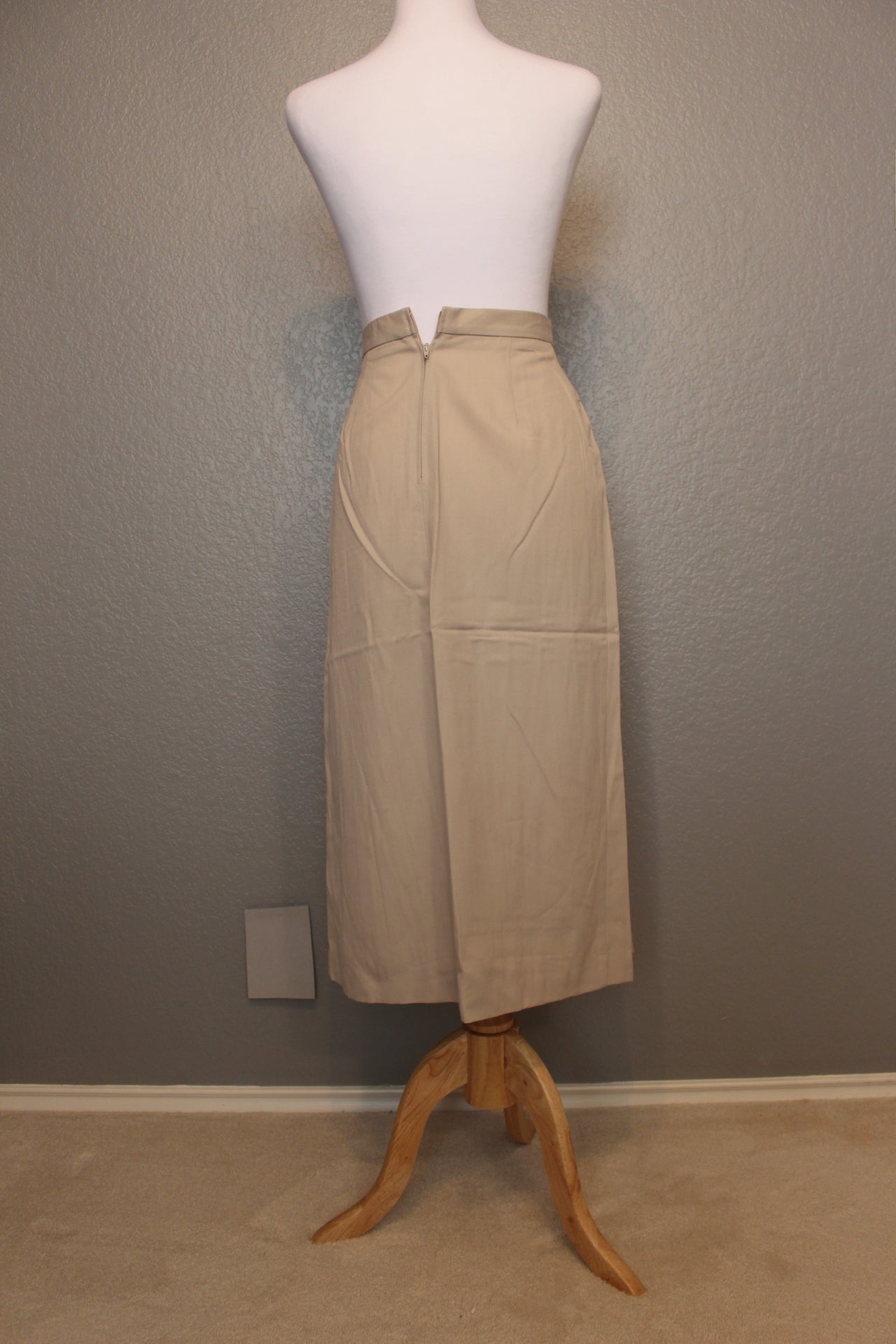 Condor Khaki Long Pleated Skirt Size: 3/4