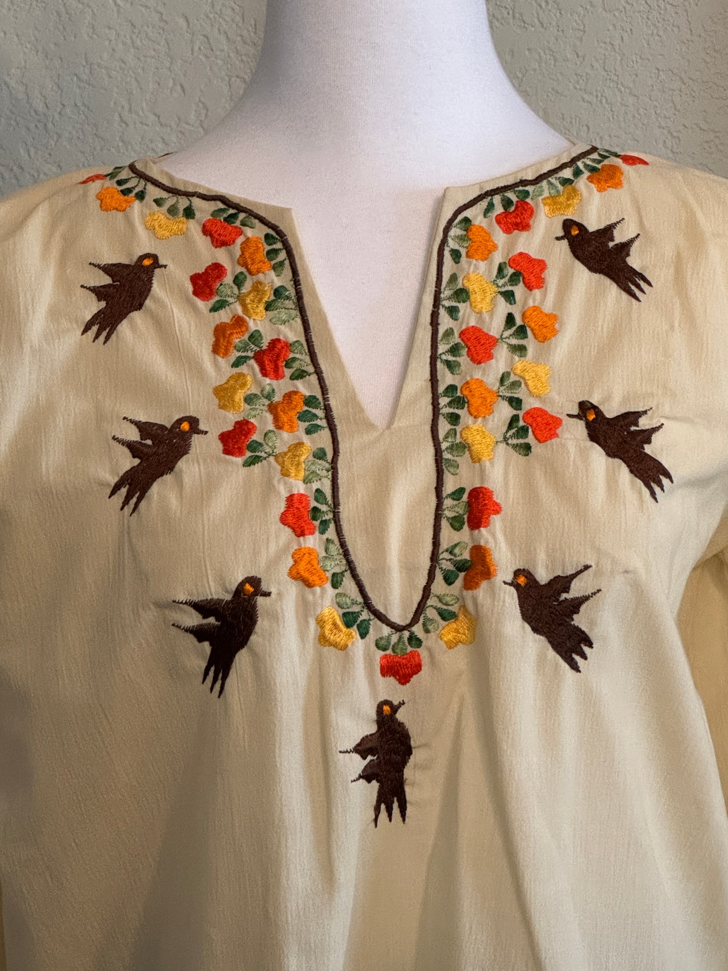 Men Lor  Creme Three Quater Length Blouse With Embroidered Birds Accent