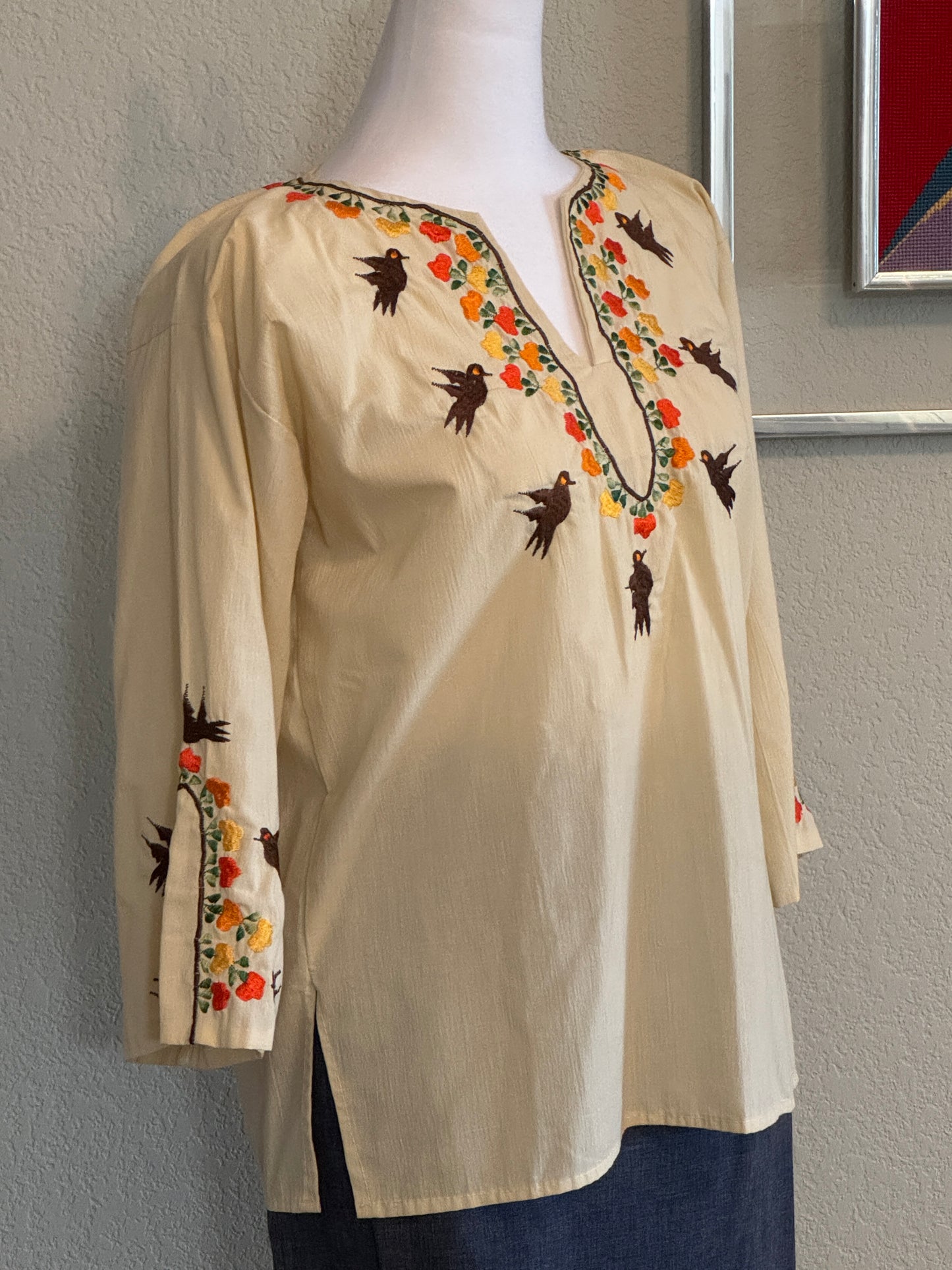 Men Lor  Creme Three Quater Length Blouse With Embroidered Birds Accent