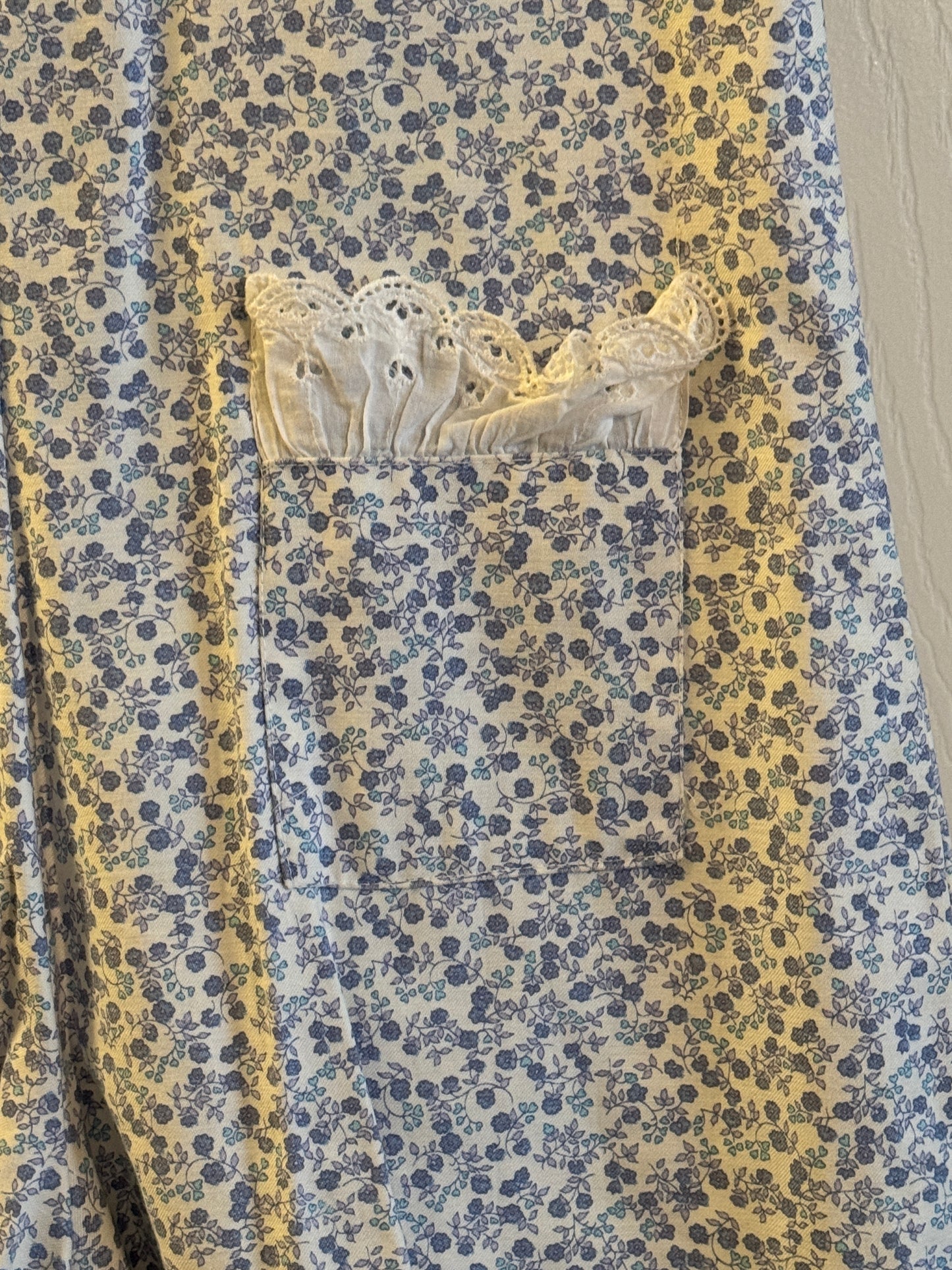 Rompers with Blue Flower Pattern (Small)