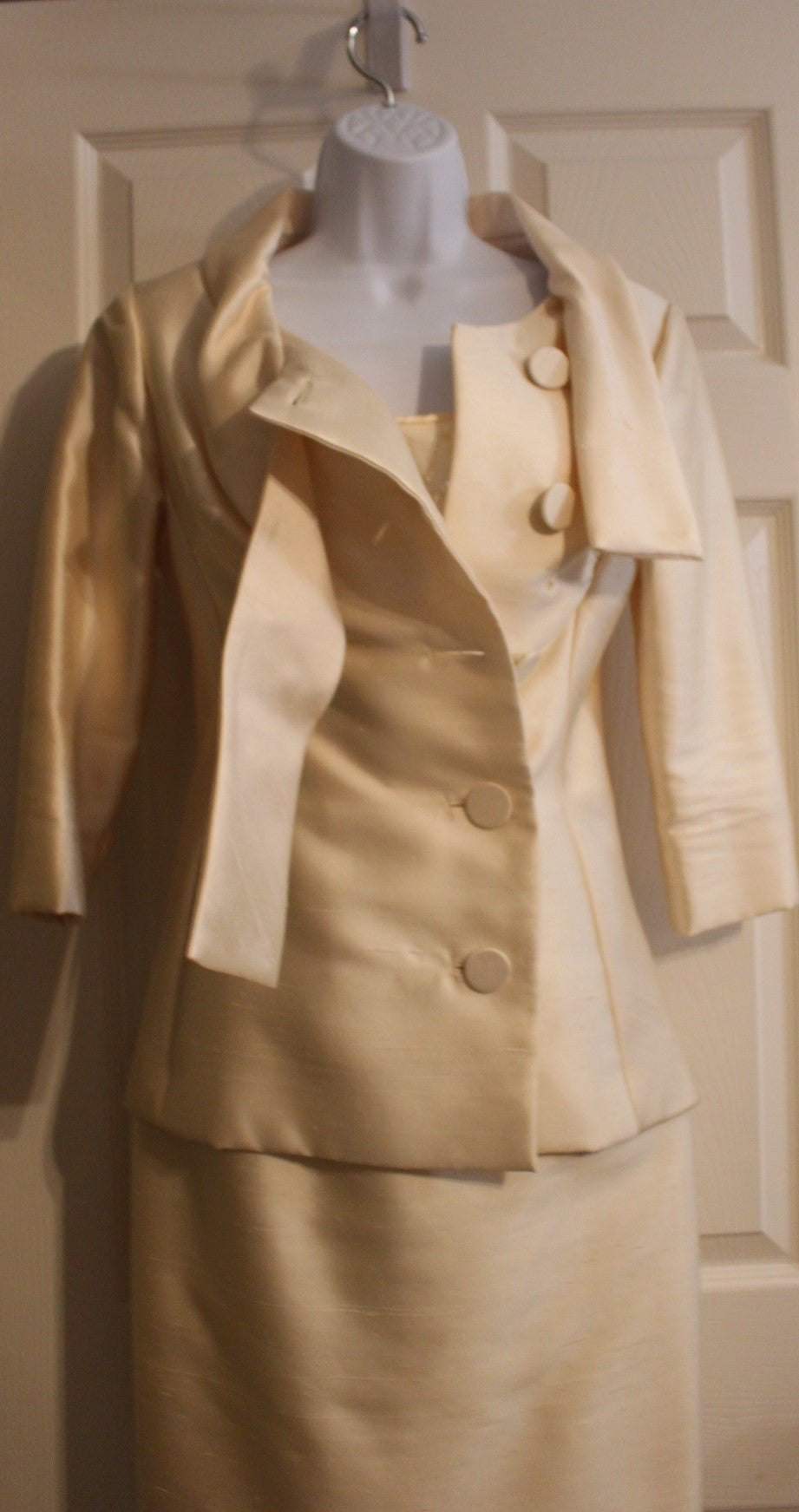 Vintage Hellen K Dallas Crème / Off-white Shiny Silk Three Piece Cocktail Suit (XXS) with Spaghetti Straps Blouse