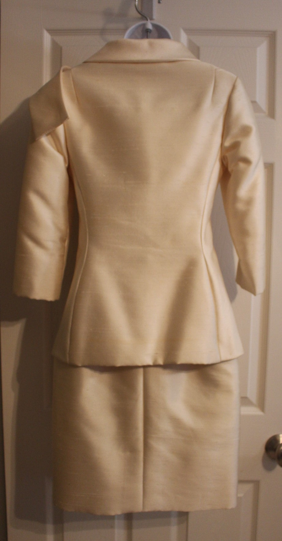 Vintage Hellen K Dallas Crème / Off-white Shiny Silk Three Piece Cocktail Suit (XXS) with Spaghetti Straps Blouse