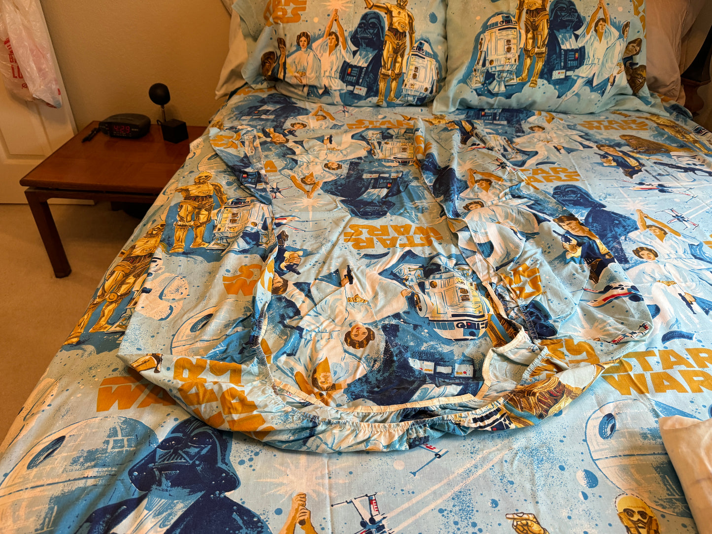 Star Wars Two Twins Vintage Sheet Sets from the 1970s (2-Flat Sheets, 2-Fitted Sheets, 2- Pillow Cases)