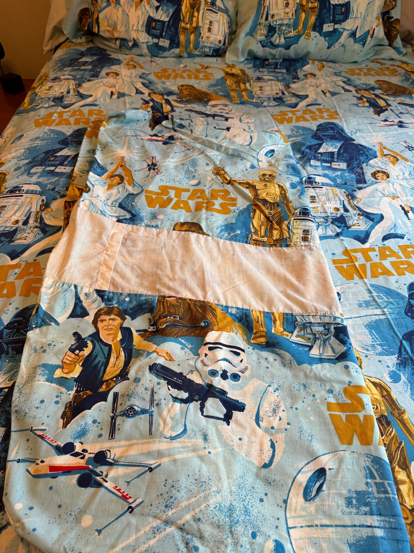 Star Wars Two Twins Vintage Sheet Sets from the 1970s (2-Flat Sheets, 2-Fitted Sheets, 2- Pillow Cases)