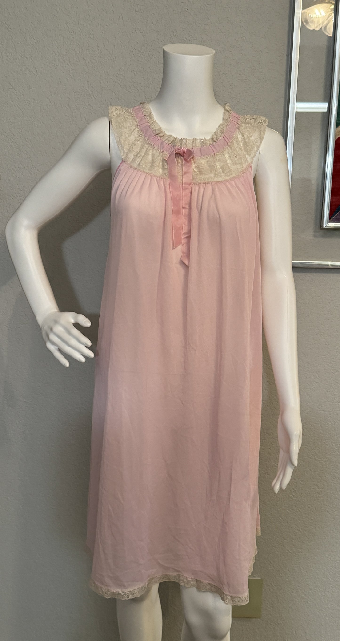 Hollywood Vassarette Sheer Pink Nightgown (Small)