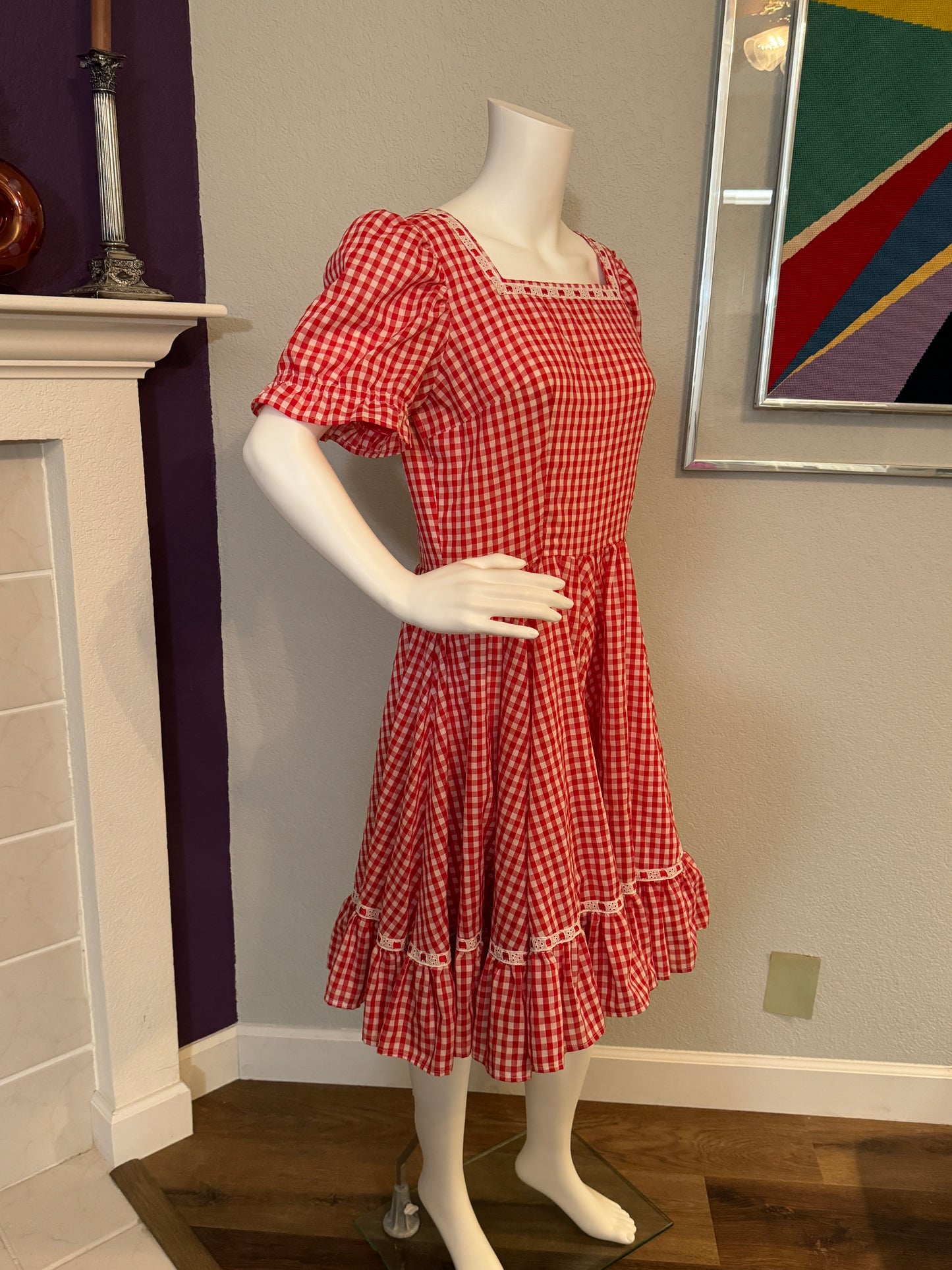 Vintage Red Plaid / Gingham Patterned Short-Sleeve Dress