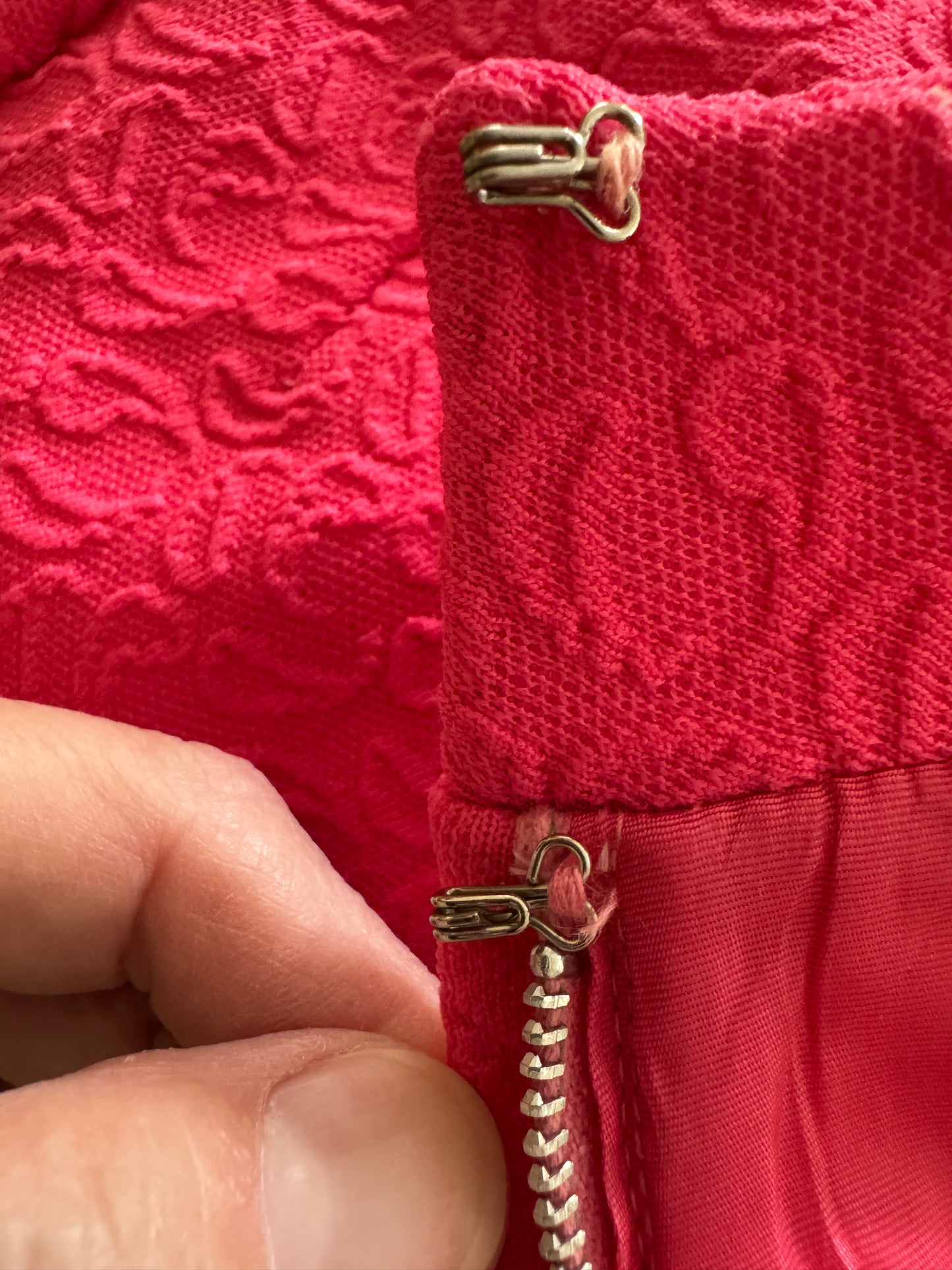 Vintage Fuchsia Brocade Top & Pencil Skirt Set – Union Made – Bow Neckline – Back Hooks & Zipper – Short Sleeve – Hot Pink