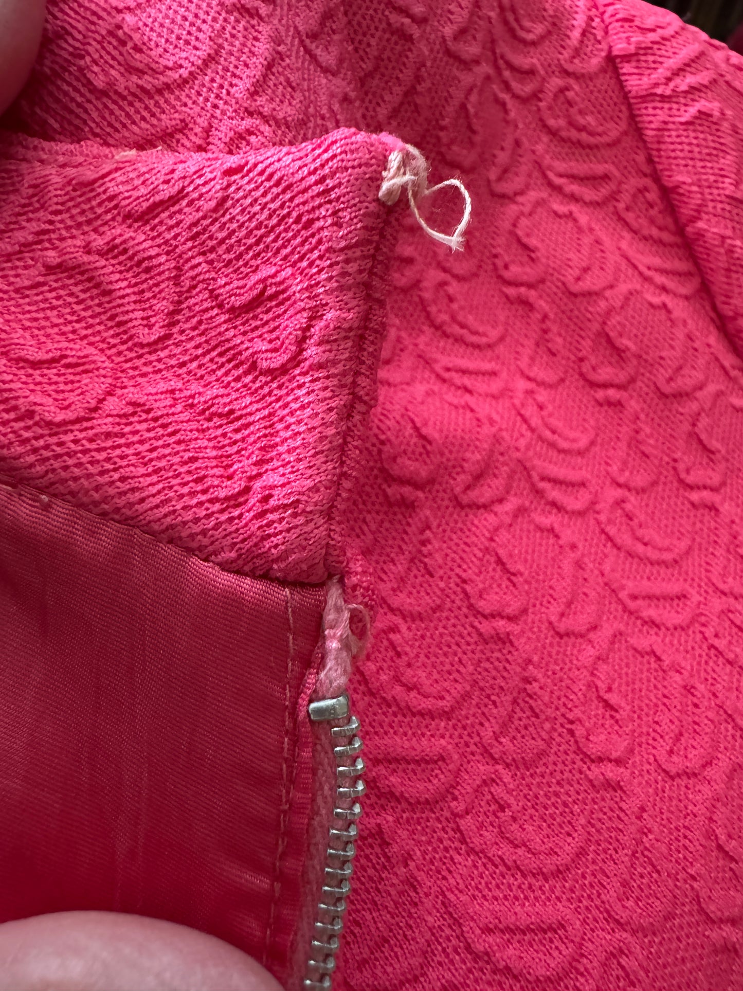 Vintage Fuchsia Brocade Top & Pencil Skirt Set – Union Made – Bow Neckline – Back Hooks & Zipper – Short Sleeve – Hot Pink