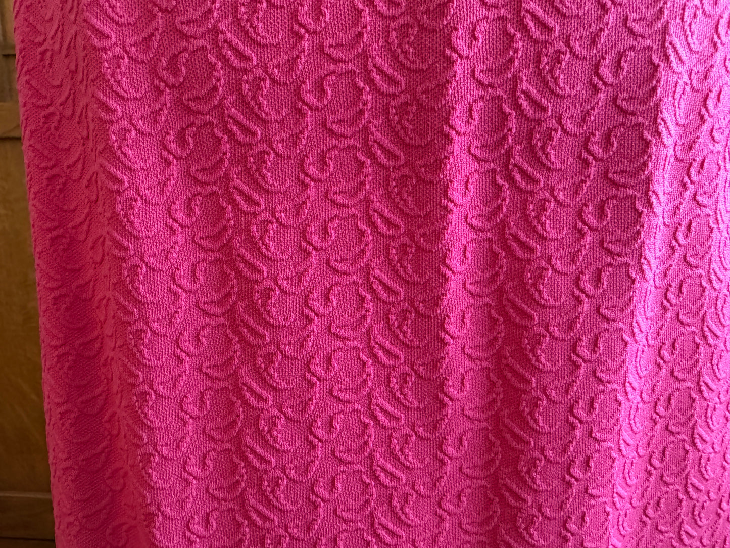 Vintage Fuchsia Brocade Top & Pencil Skirt Set – Union Made – Bow Neckline – Back Hooks & Zipper – Short Sleeve – Hot Pink