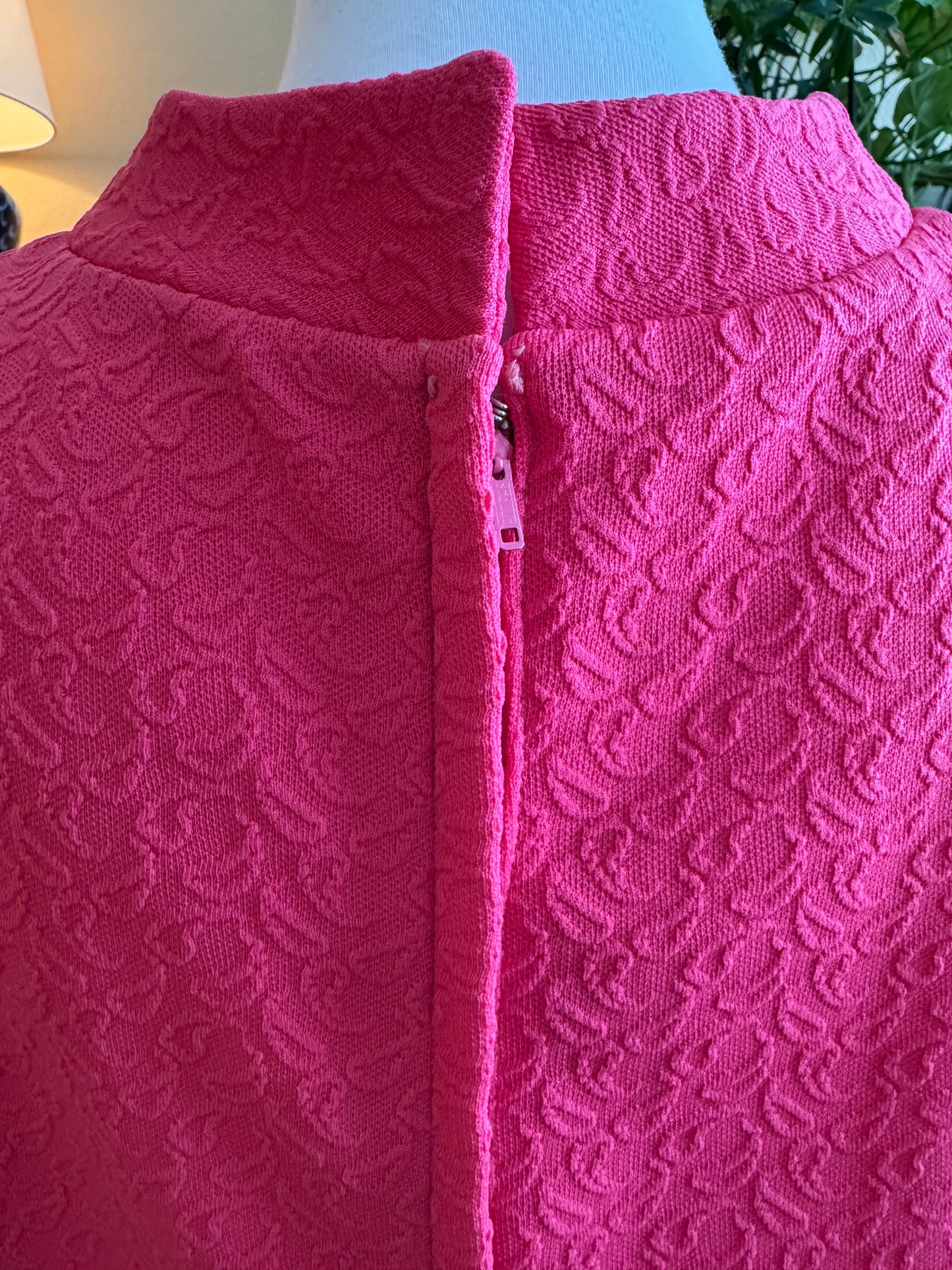 Vintage Fuchsia Brocade Top & Pencil Skirt Set – Union Made – Bow Neckline – Back Hooks & Zipper – Short Sleeve – Hot Pink