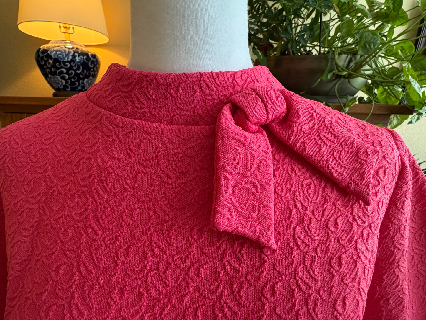 Vintage Fuchsia Brocade Top & Pencil Skirt Set – Union Made – Bow Neckline – Back Hooks & Zipper – Short Sleeve – Hot Pink