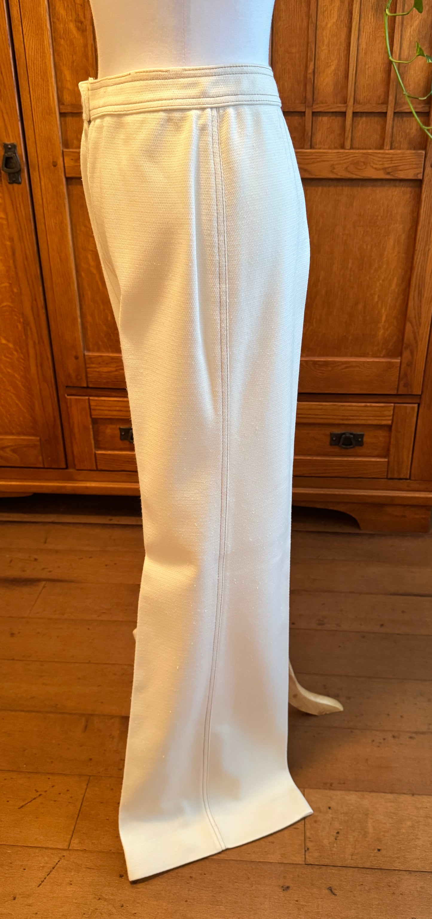 Vintage Act III Vintage Off-White Safari Jacket & Wide Leg Pants Set, Union Made, Belted, 5 Buttons, Chest Pockets, Polyester, 1970s