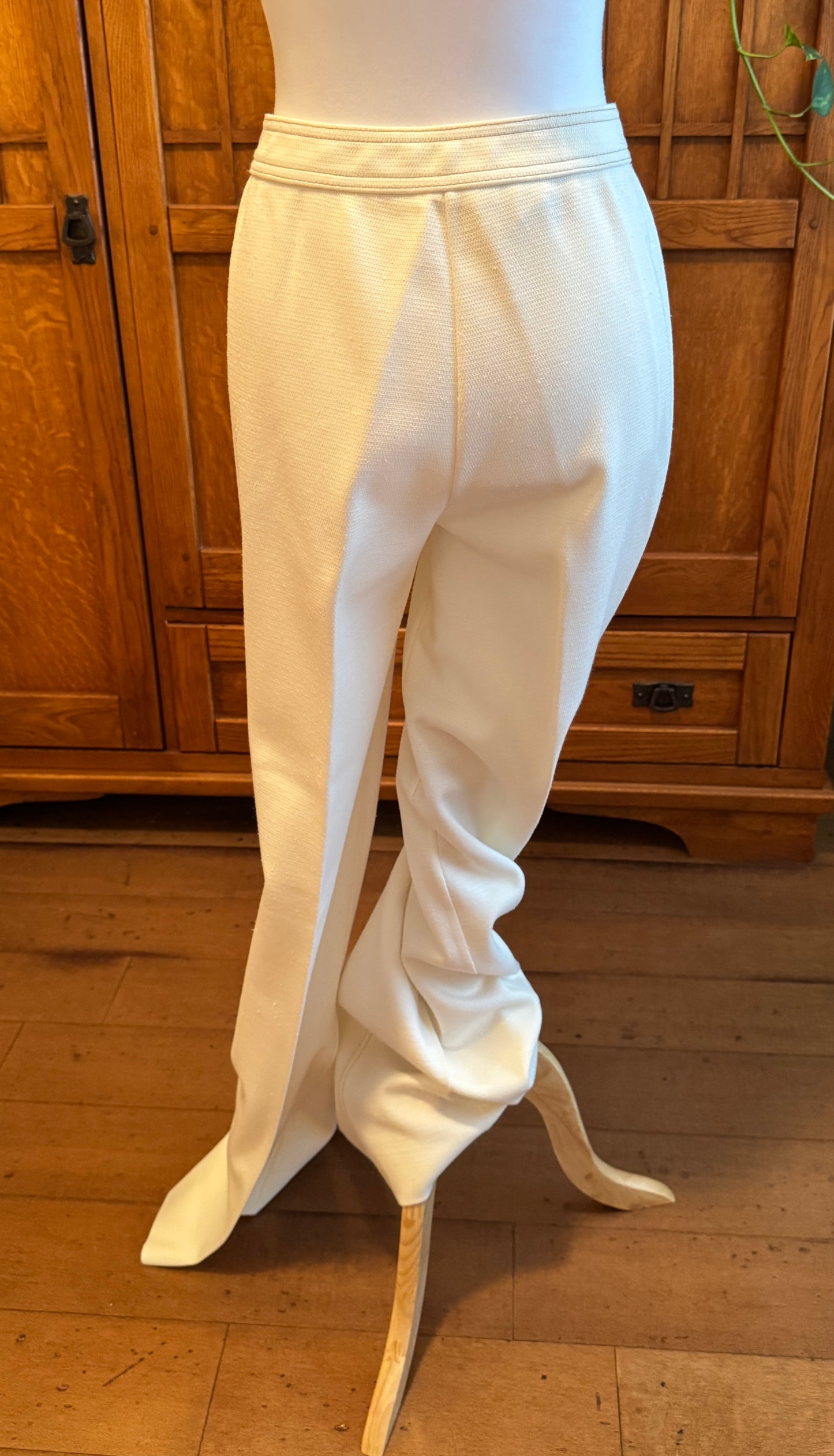 Vintage Act III Vintage Off-White Safari Jacket & Wide Leg Pants Set, Union Made, Belted, 5 Buttons, Chest Pockets, Polyester, 1970s