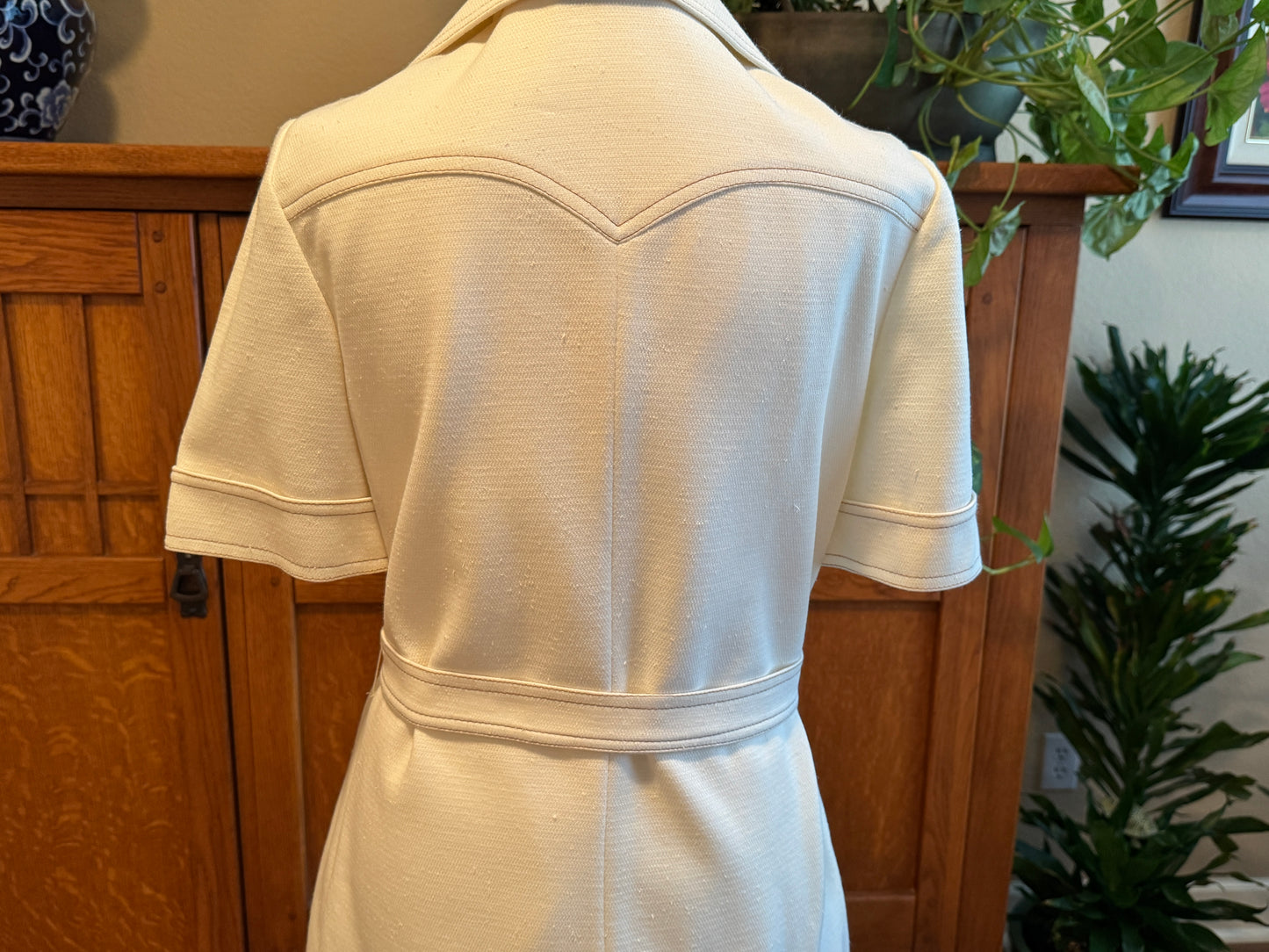Vintage Act III Vintage Off-White Safari Jacket & Wide Leg Pants Set, Union Made, Belted, 5 Buttons, Chest Pockets, Polyester, 1970s