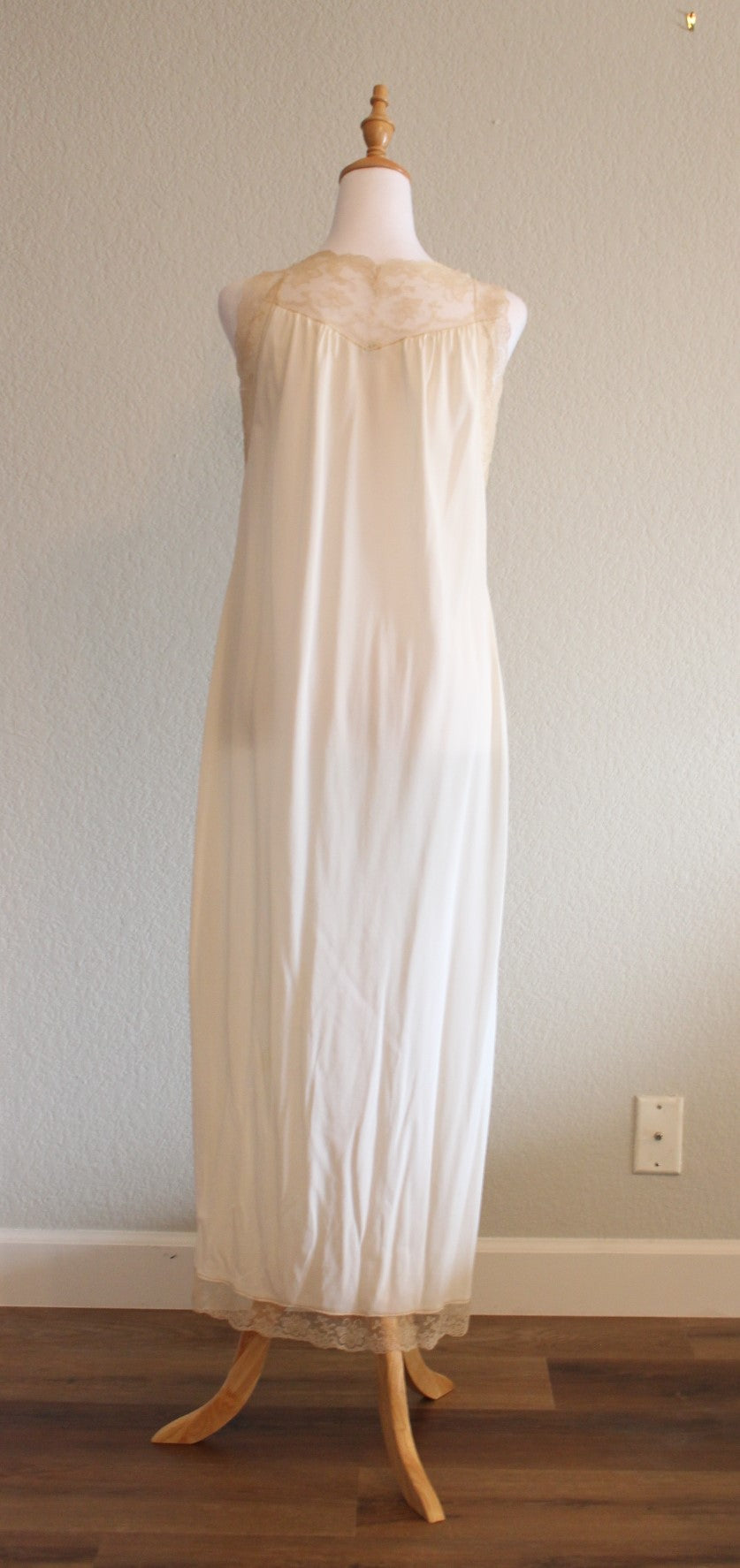 Off-White Full Lengh  Sleeveless Nightgown Nylon and Lace