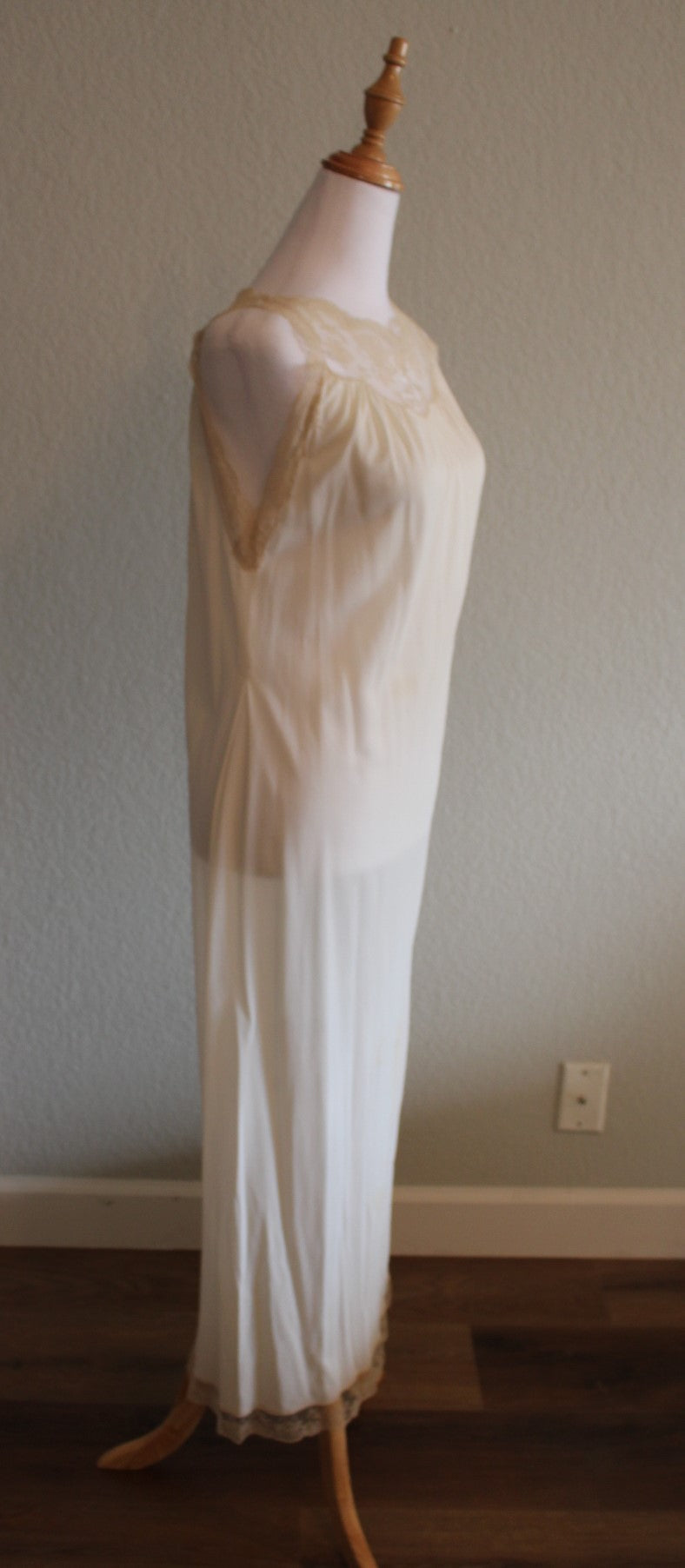 Off-White Full Lengh  Sleeveless Nightgown Nylon and Lace