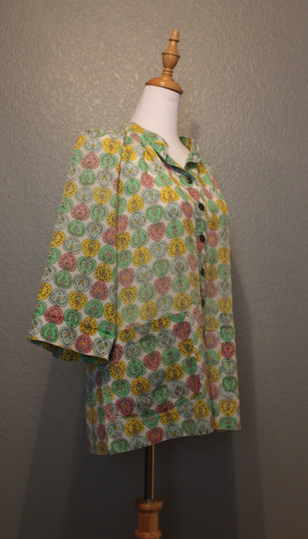 Mid Sleeve Off White Cotton Flower Shirt with Pastel Pink, Green, Yellow, Blue Hearts