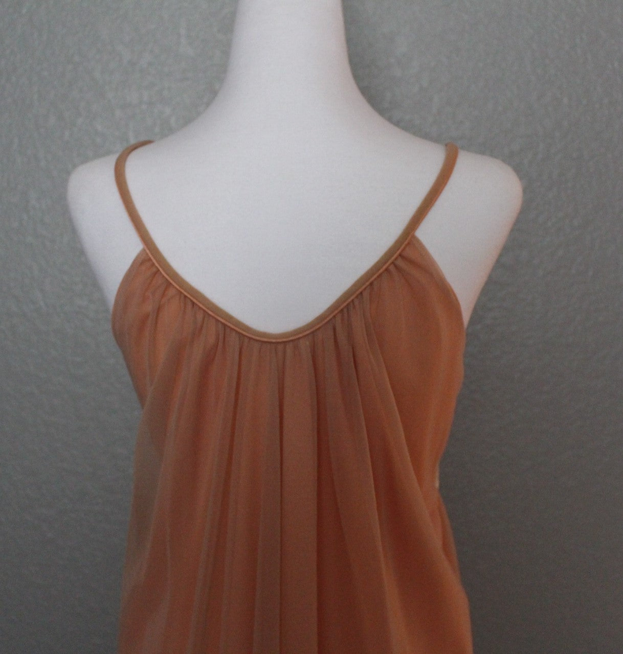 Sleevelesss Light Peach Nightgown and Robe