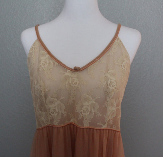 Sleevelesss Light Peach Nightgown and Robe