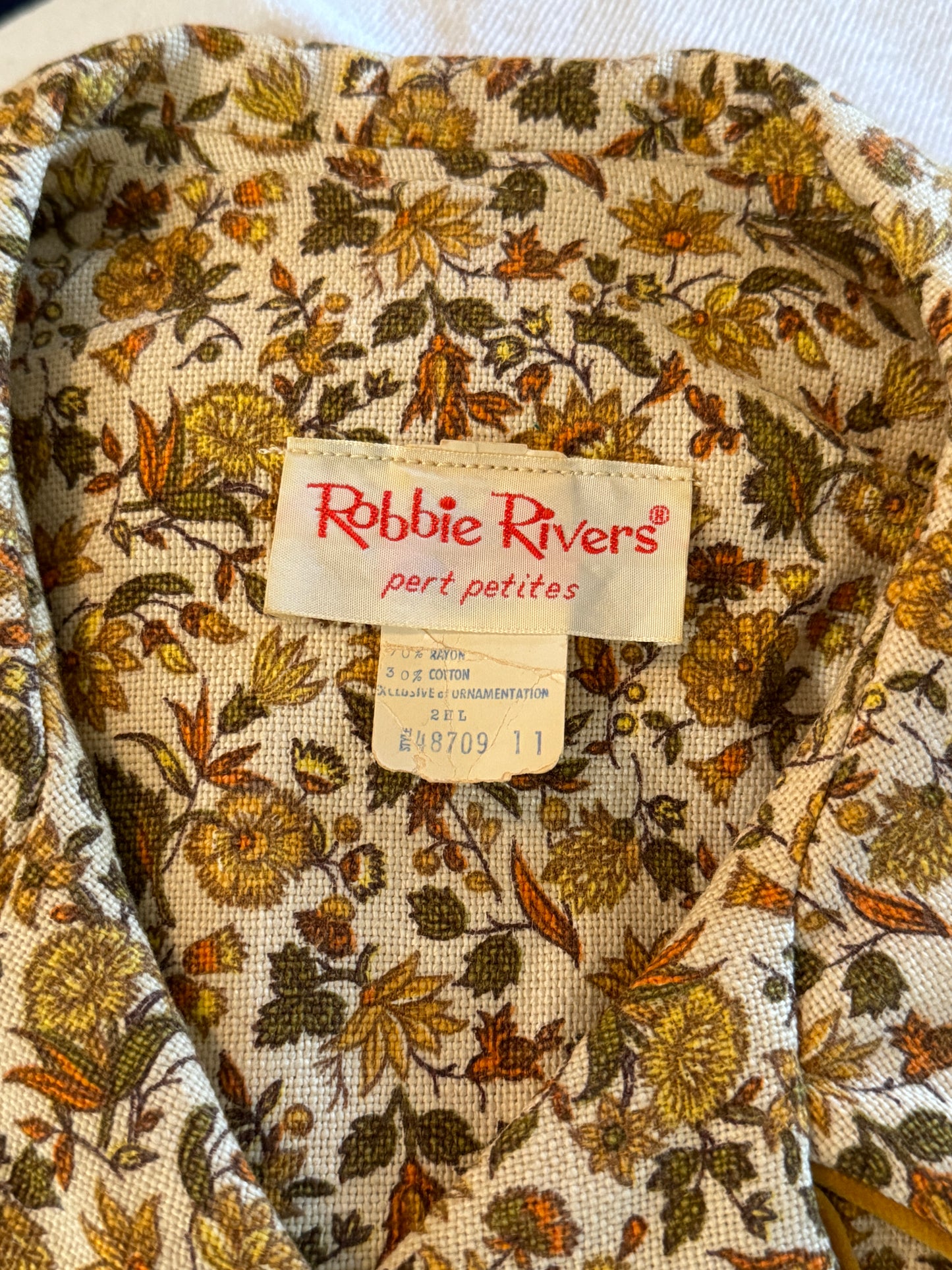 Robbie Rivers Army Green, Gold, Brown Flower Jacket & Catilina Army Green Skirt