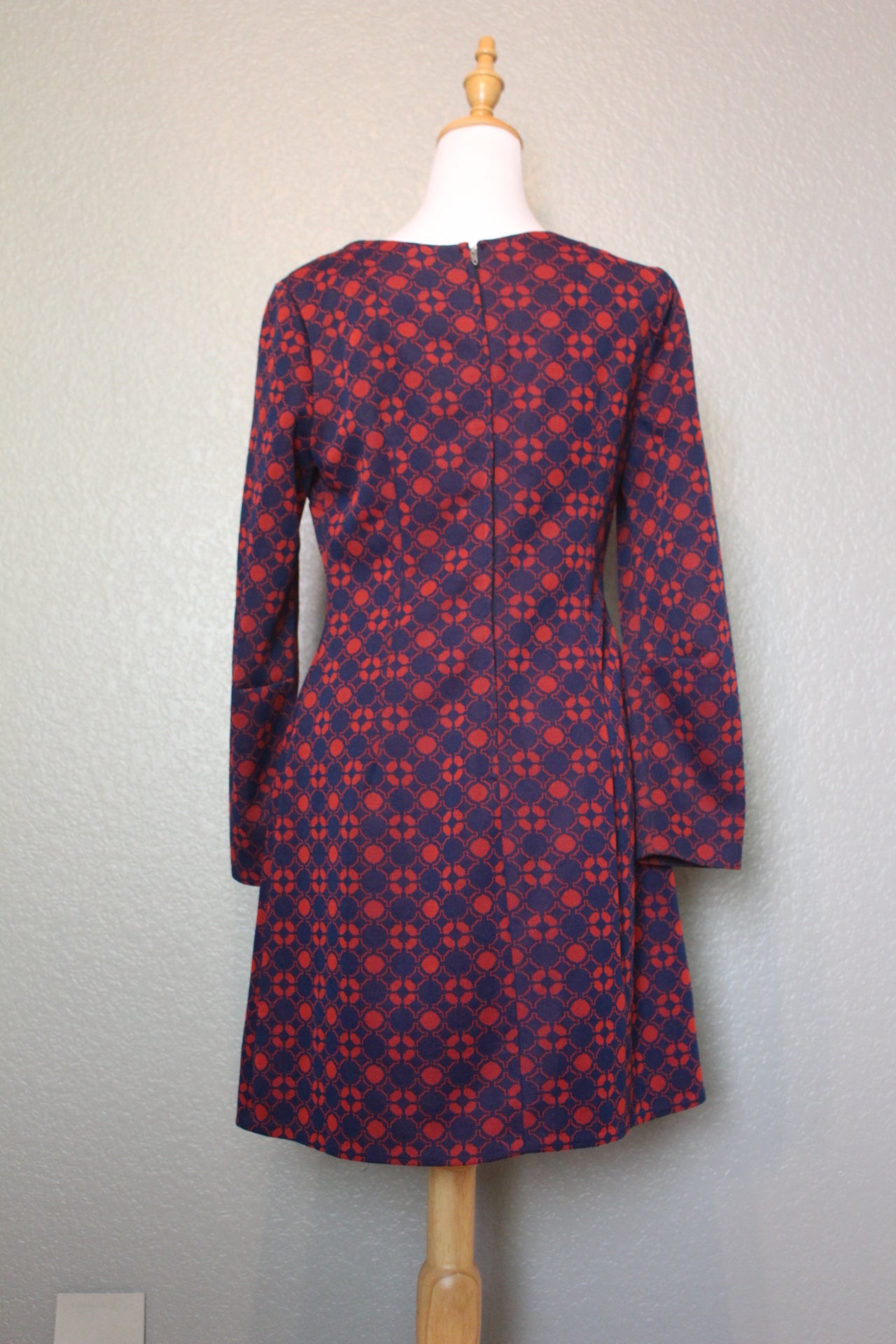 Rommy Hecho for Jennifer Lain Navy & Red Long Sleeve Dress