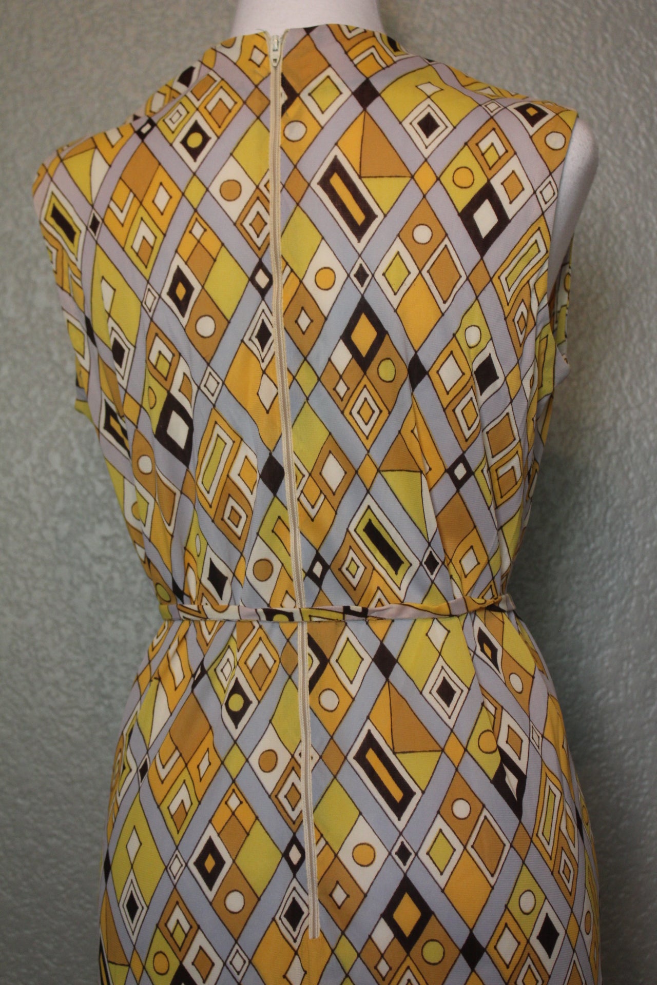 Ship'n Shore Dress with Diamond, Circle, Triangle Pattern Back Side