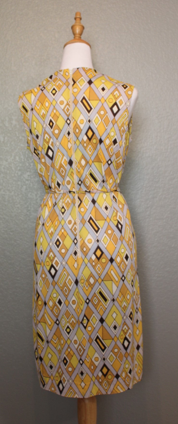 Ship'n Shore Dress with Diamond, Circle, Triangle Pattern Back Side