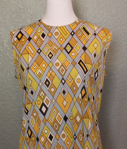 Ship'n Shore Dress with Diamond, Circle, Triangle Pattern Back Side