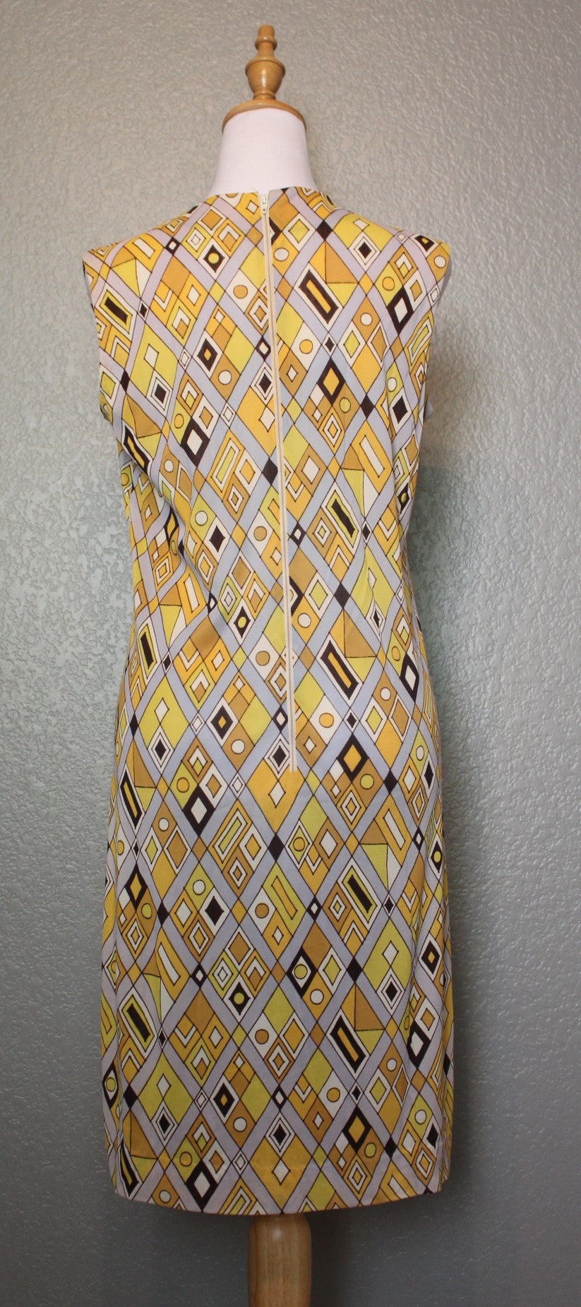 Ship'n Shore Dress with Diamond, Circle, Triangle Pattern Back Side