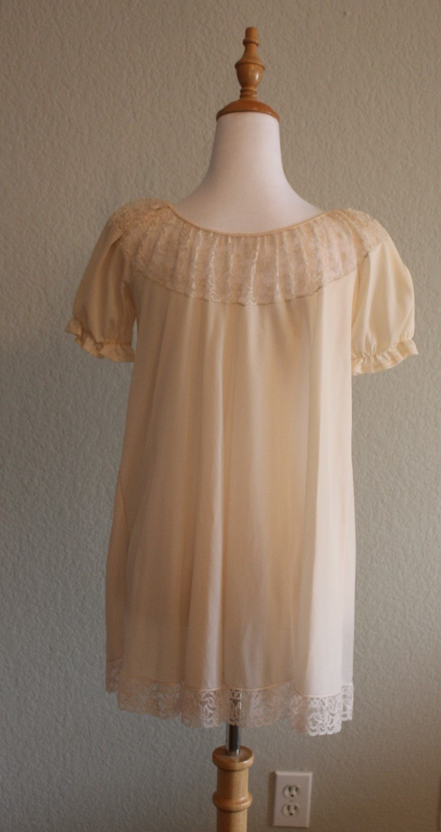 Vanity Fair Cream / Pink Nylon with Lace Baby Doll Nightgown