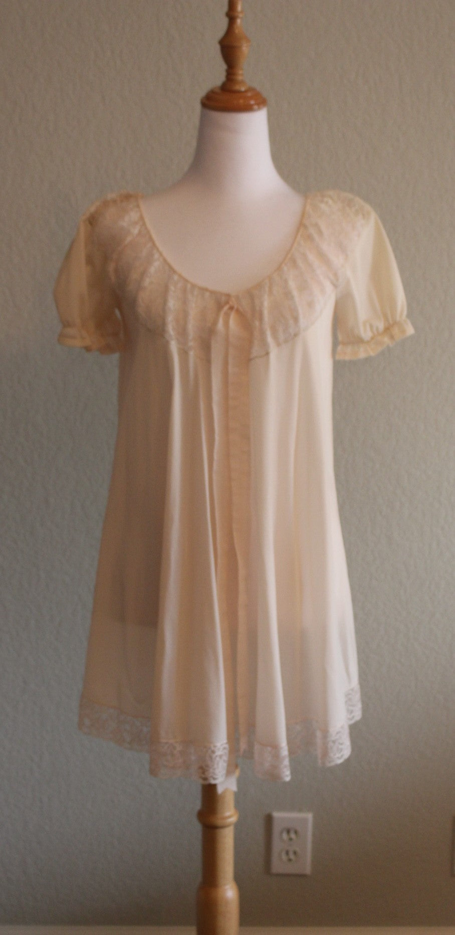 Vanity Fair Cream / Pink Nylon with Lace Baby Doll Nightgown