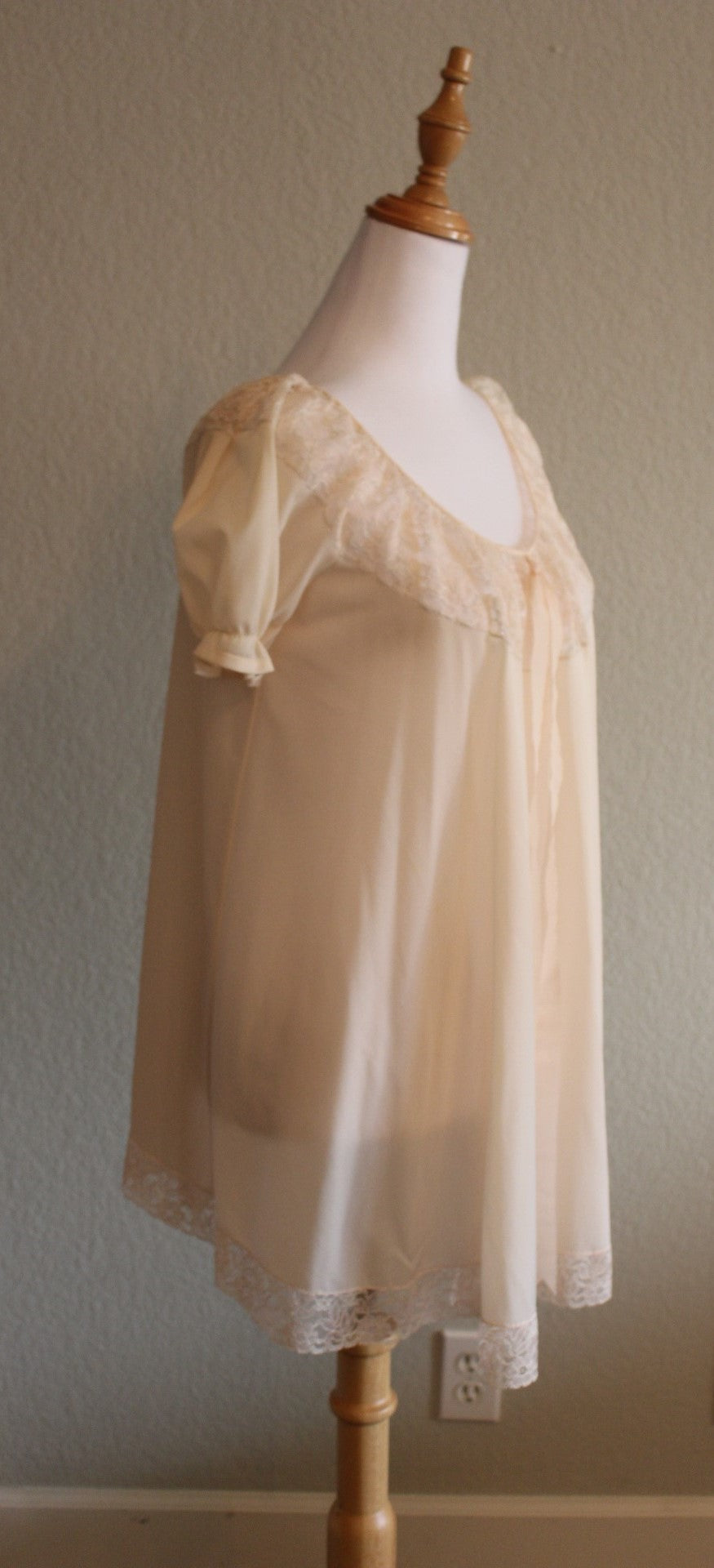 Vanity Fair Cream / Pink Nylon with Lace Baby Doll Nightgown