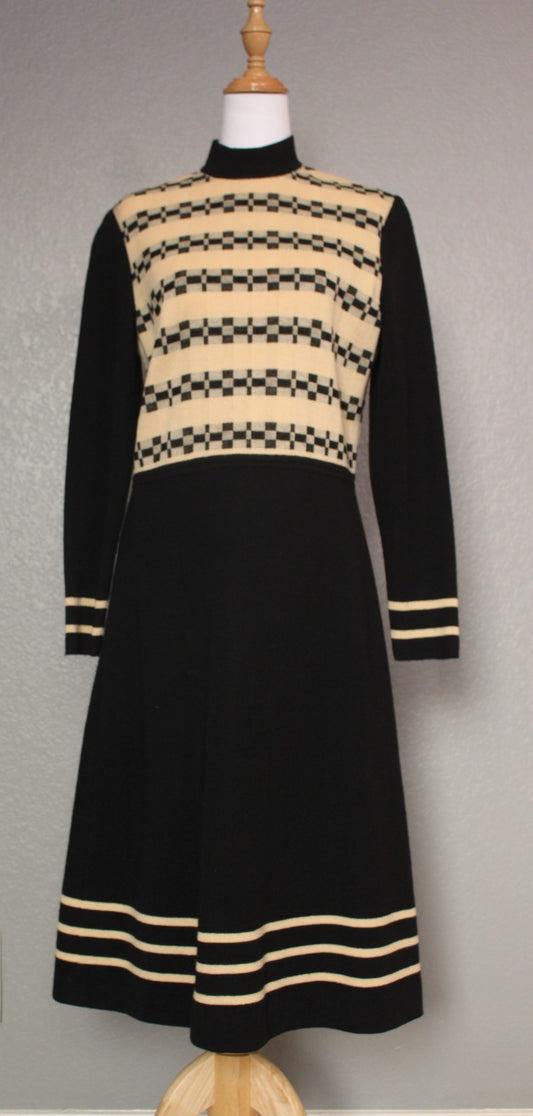 Vintage Venezia Cadillac New York Long Sleeve Wool Dress with Off-White Geometric Pattern (SM/Medium)