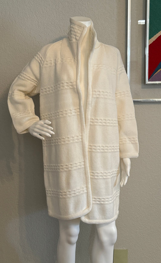 Zado of California Off-White Long Sleeve Open Collared Sweater