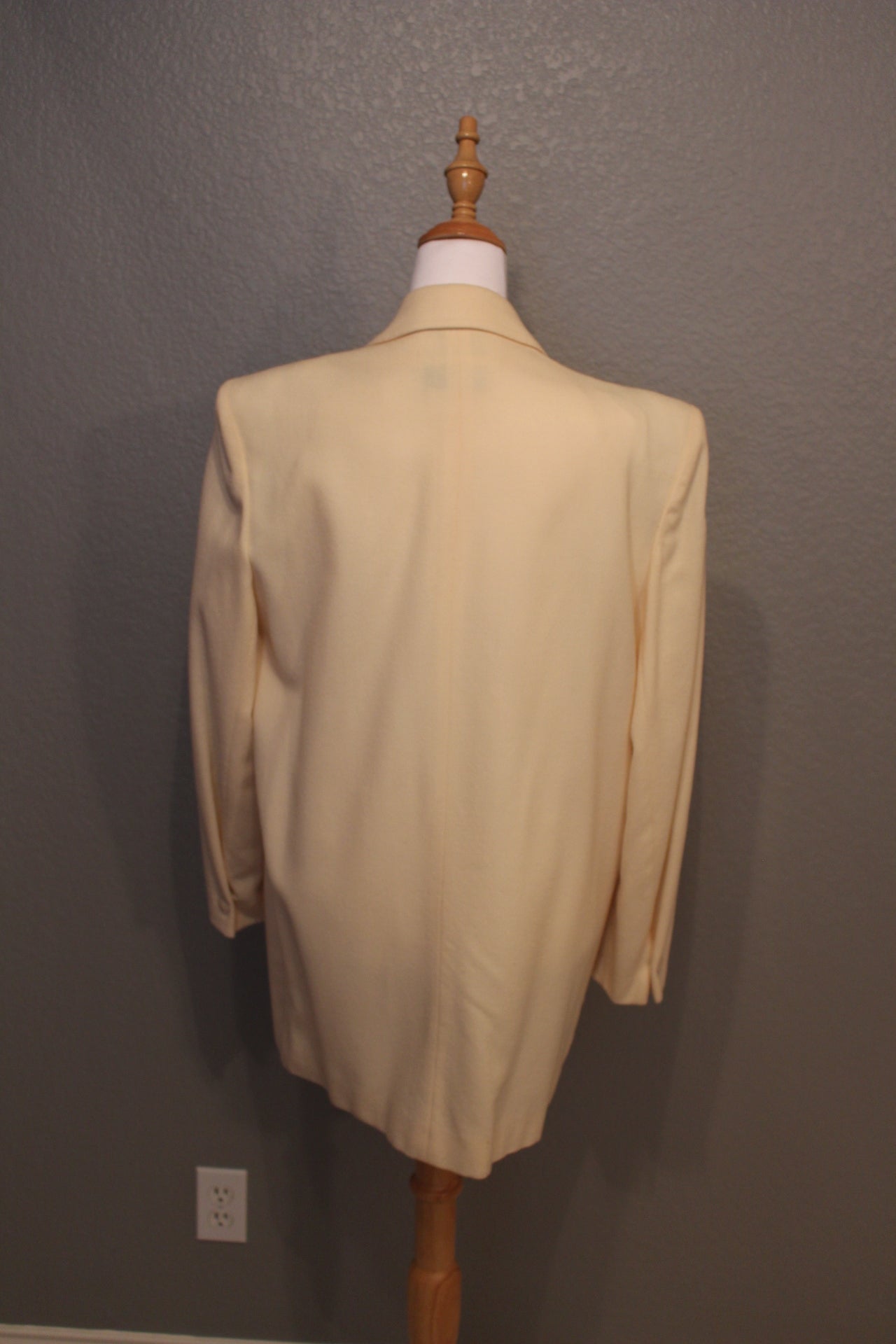 Spitalnick Off White Wool Jacket and Pants, size 10