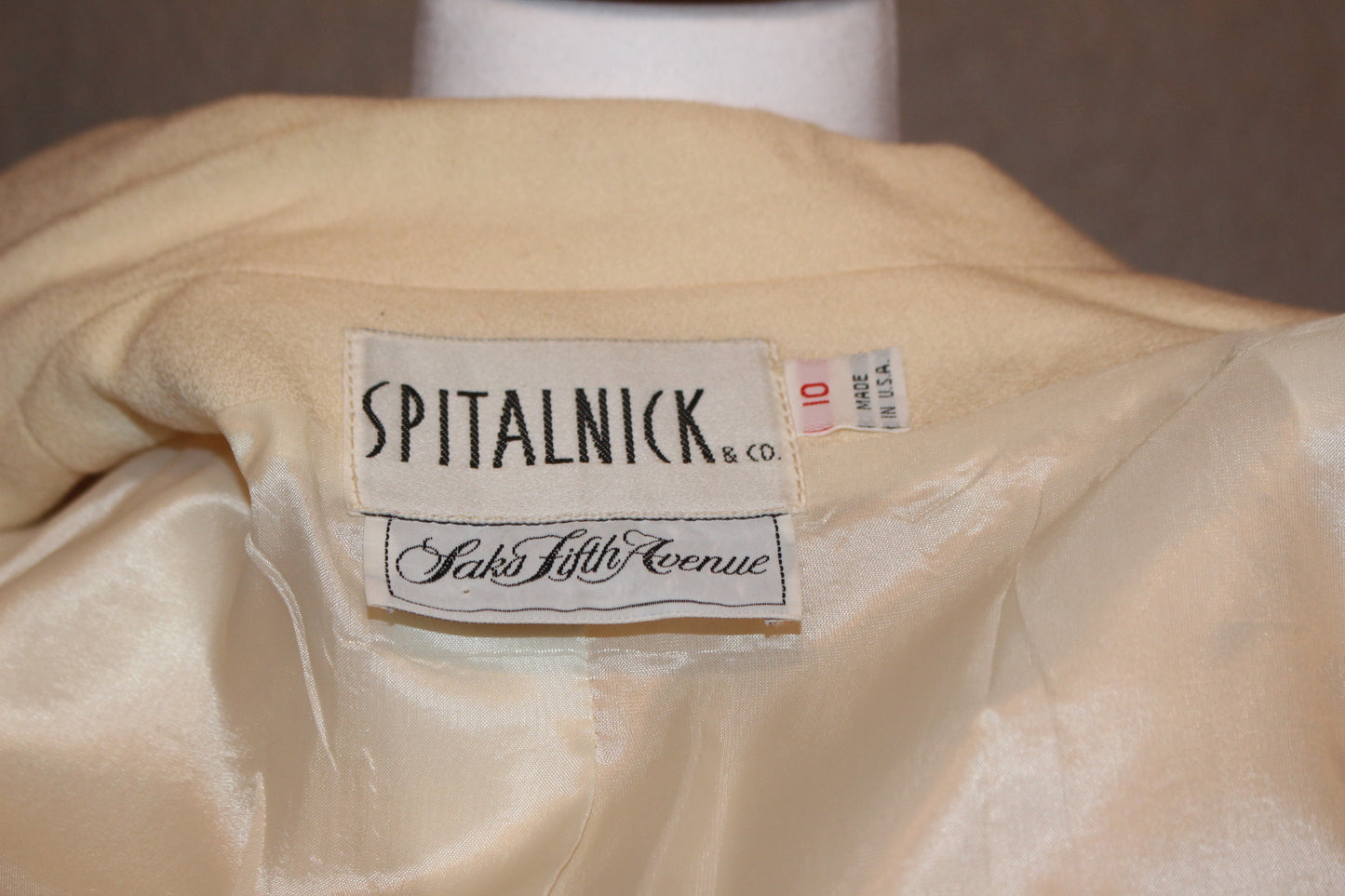 Spitalnick Off White Wool Jacket and Pants, size 10