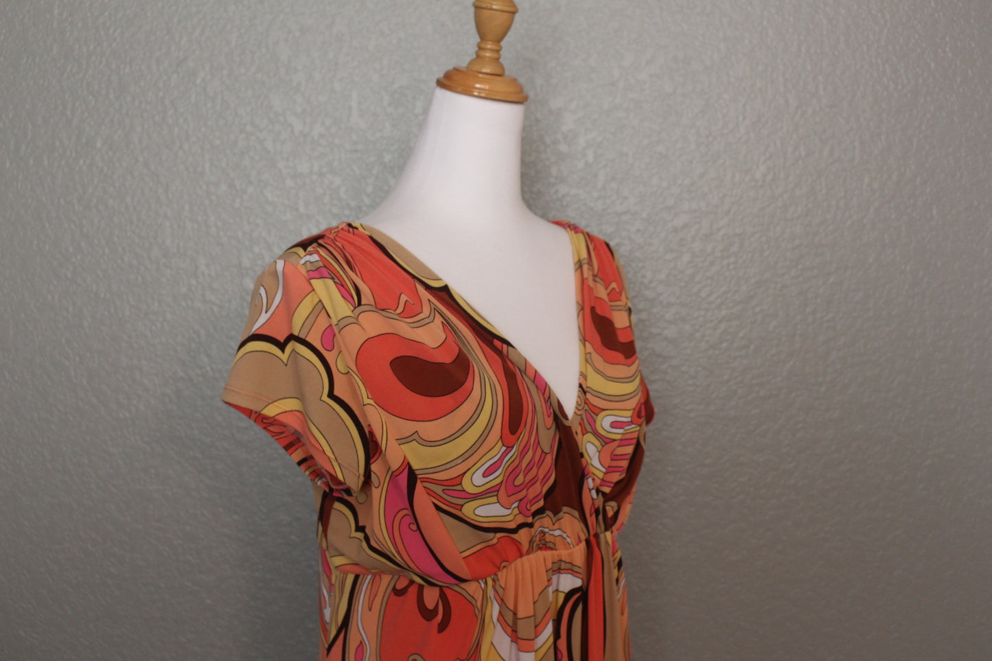 Paisley Patterned Swirly V-Neck Short Sleeved Dress (Large)