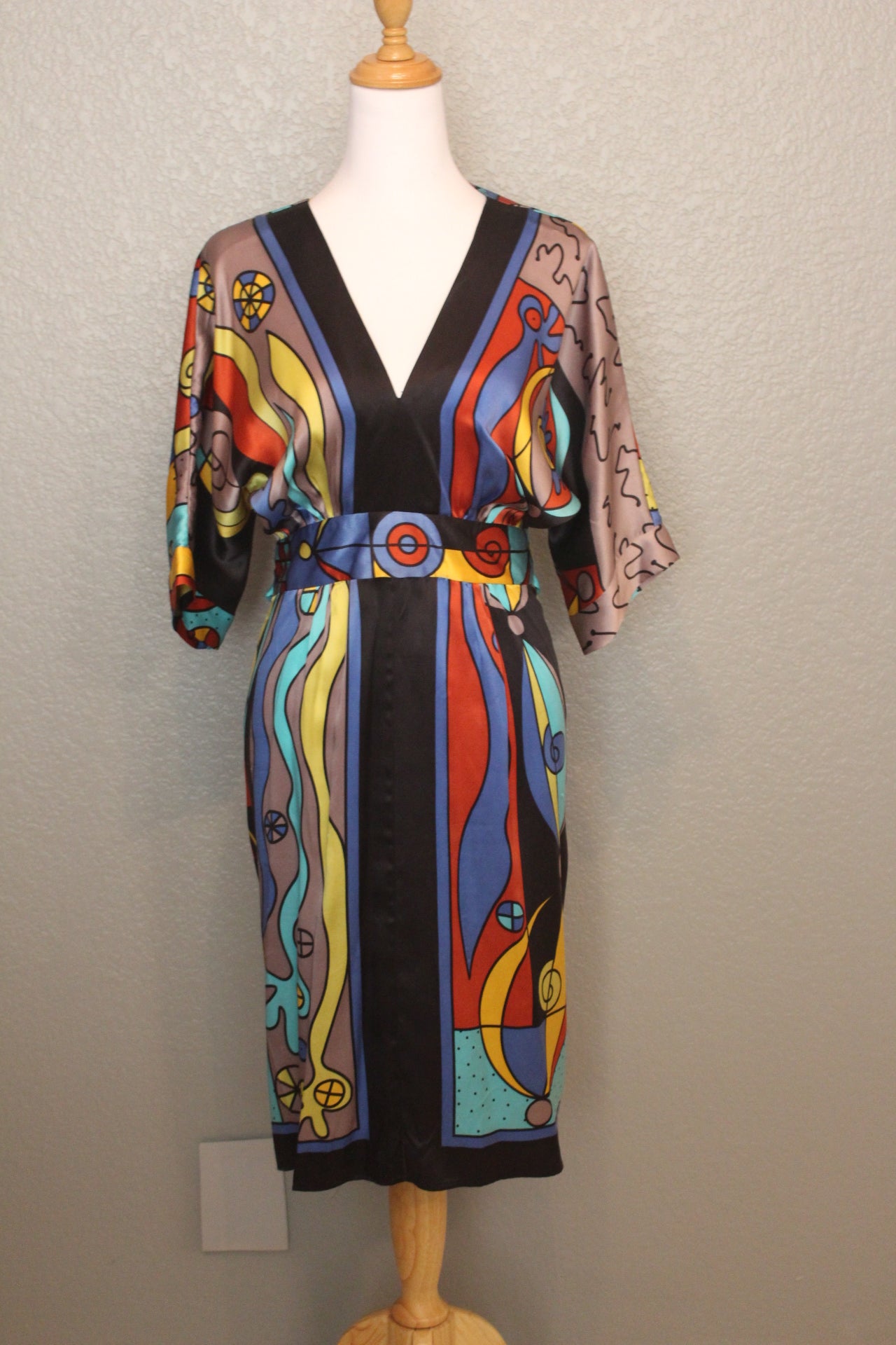 YASE 100% Silk Dress wtih a Vintage Picasso Vive (M)