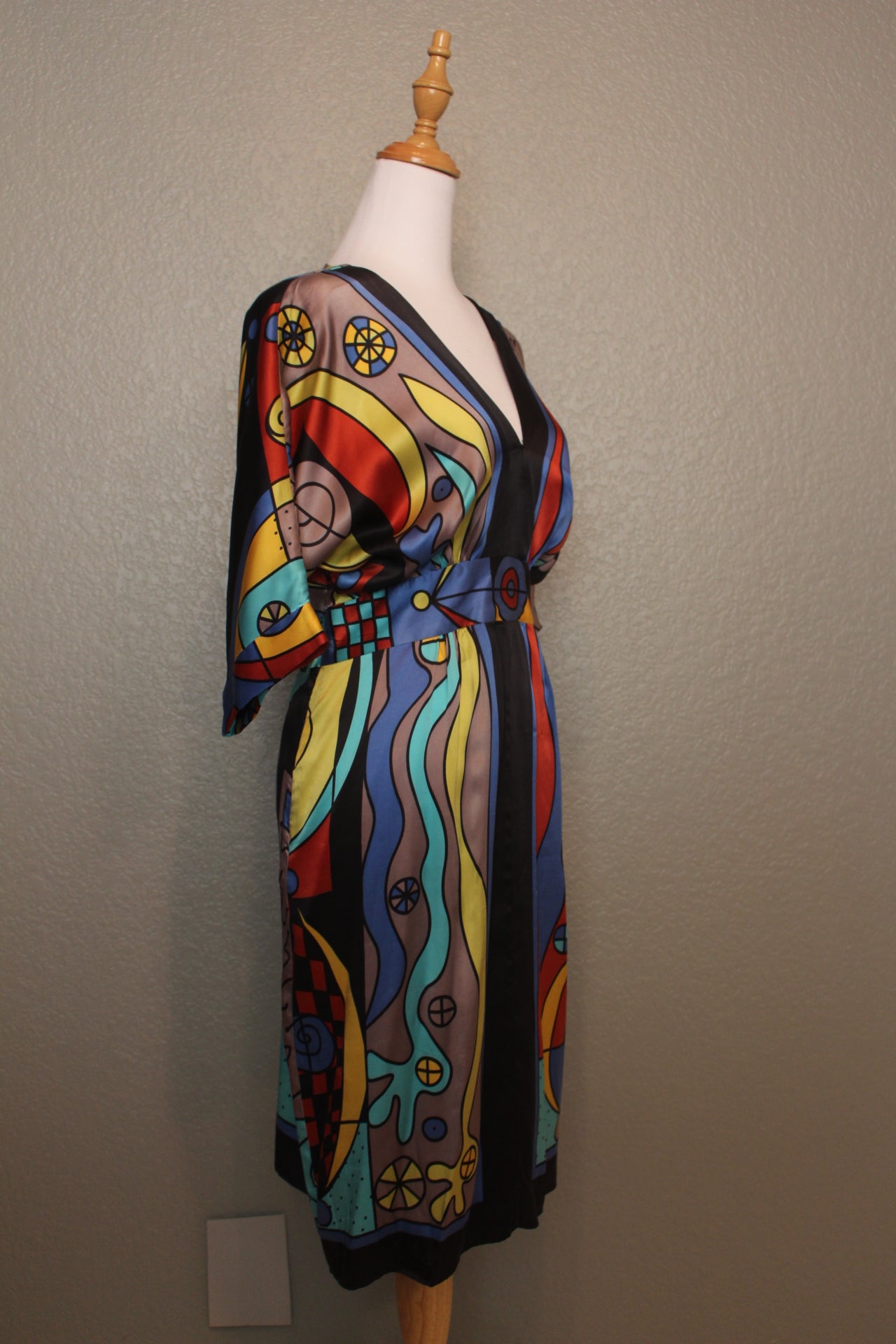 YASE 100% Silk Dress wtih a Vintage Picasso Vive (M)