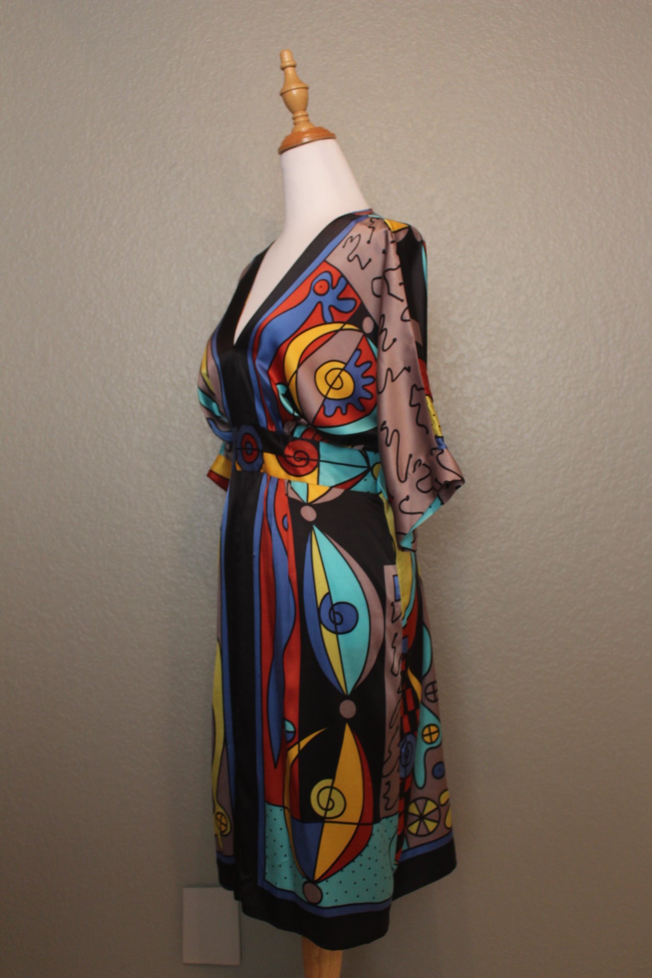 YASE 100% Silk Dress wtih a Vintage Picasso Vive (M)