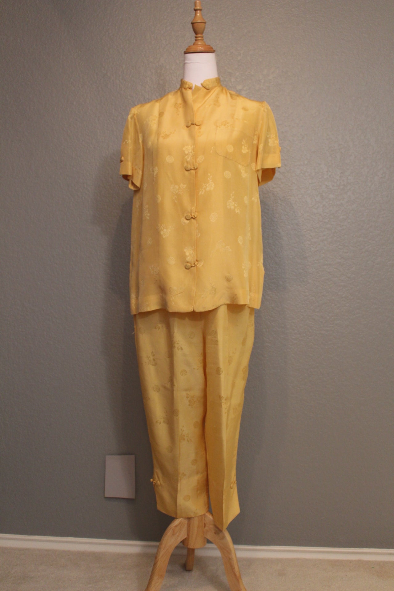 Royal Crown Embossed Yellow Silk Pants, Shirt and Jacket 100% Silk - Small (SM)