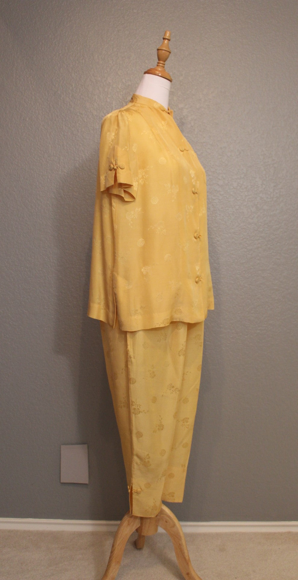 Royal Crown Embossed Yellow Silk Pants, Shirt and Jacket 100% Silk - Small (SM)