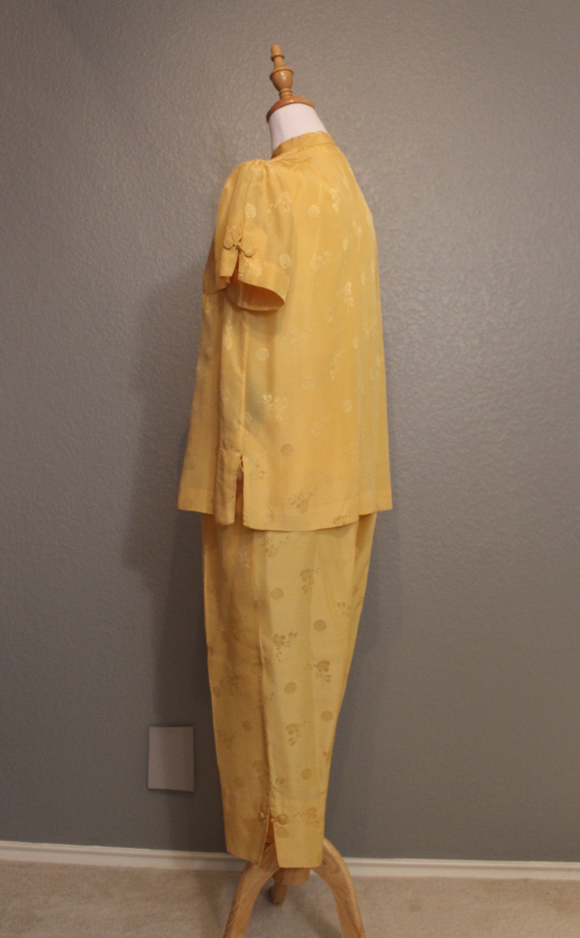 Royal Crown Embossed Yellow Silk Pants, Shirt and Jacket 100% Silk - Small (SM)