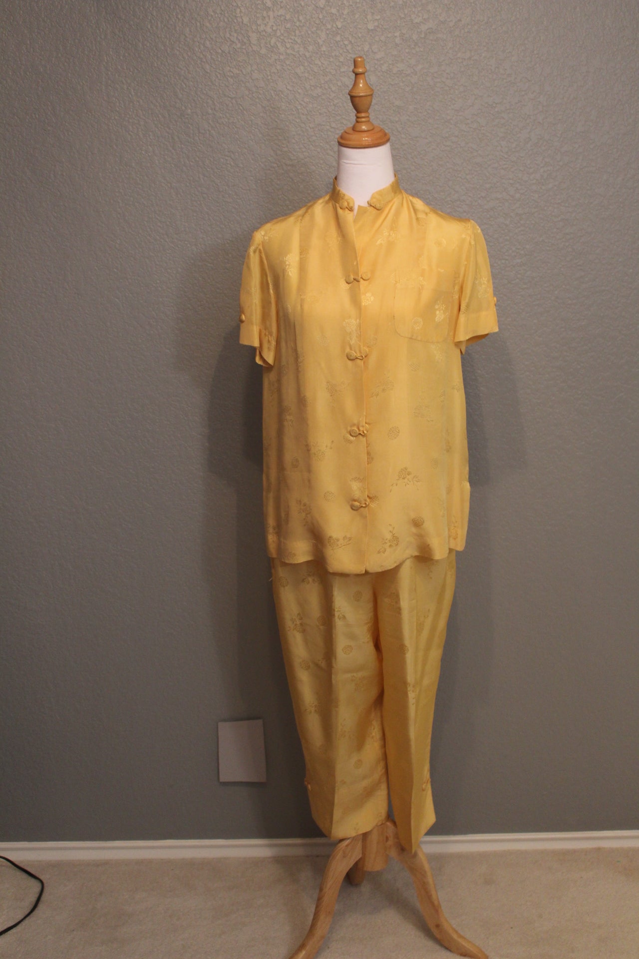 Royal Crown Embossed Yellow Silk Pants, Shirt and Jacket 100% Silk - Small (SM)