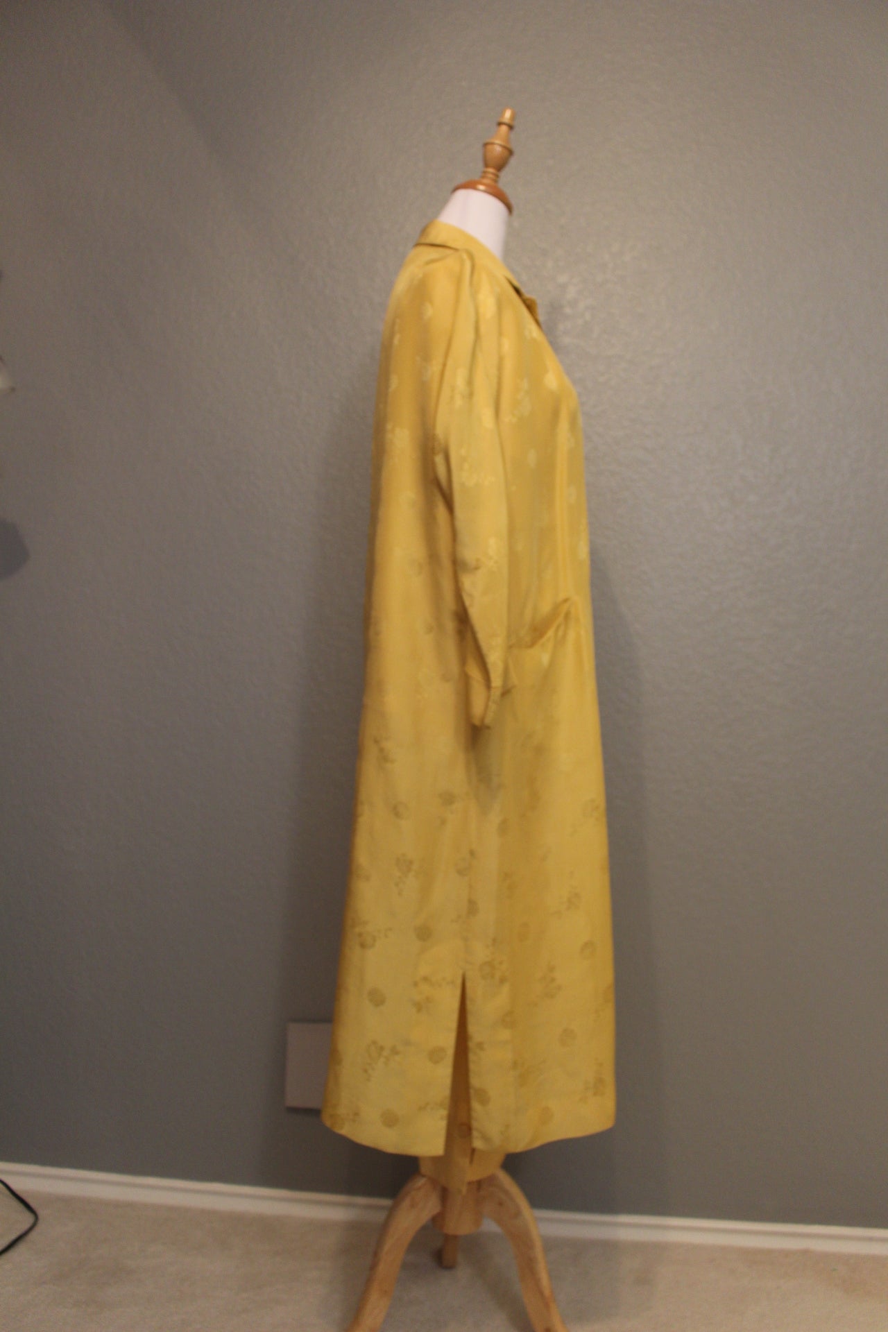 Royal Crown Embossed Yellow Silk Pants, Shirt and Jacket 100% Silk - Small (SM)